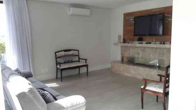 SOBRADO PADRÃO - ARUJÁ HILLS III - REF. 3187-4