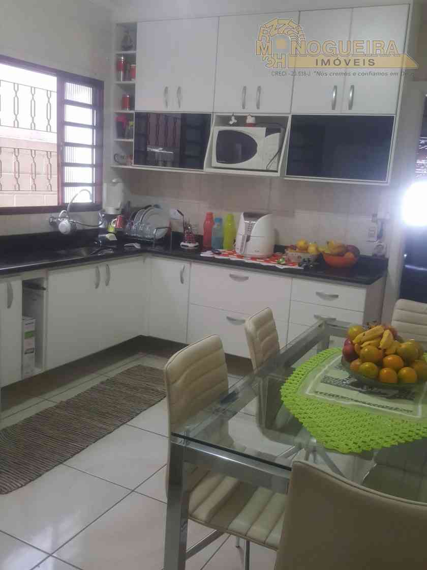 Casa Térrea no Jd. Gracinda Ref 3685