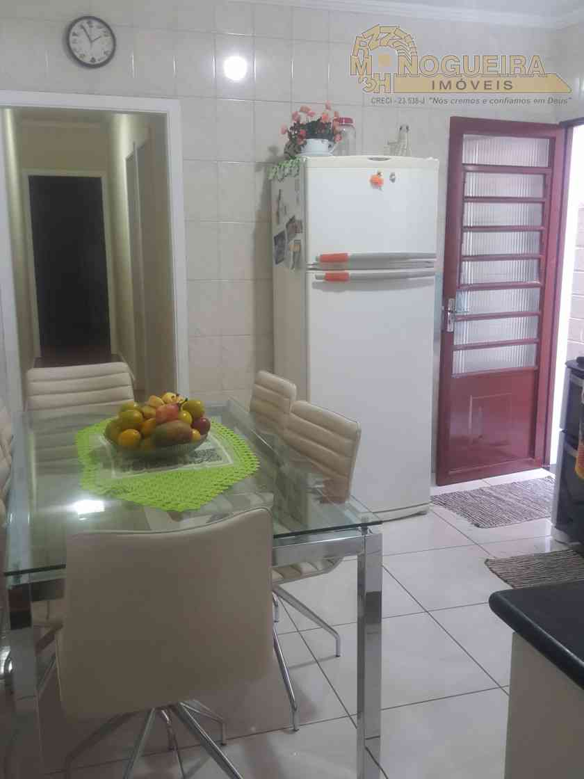 Casa Térrea no Jd. Gracinda Ref 3685