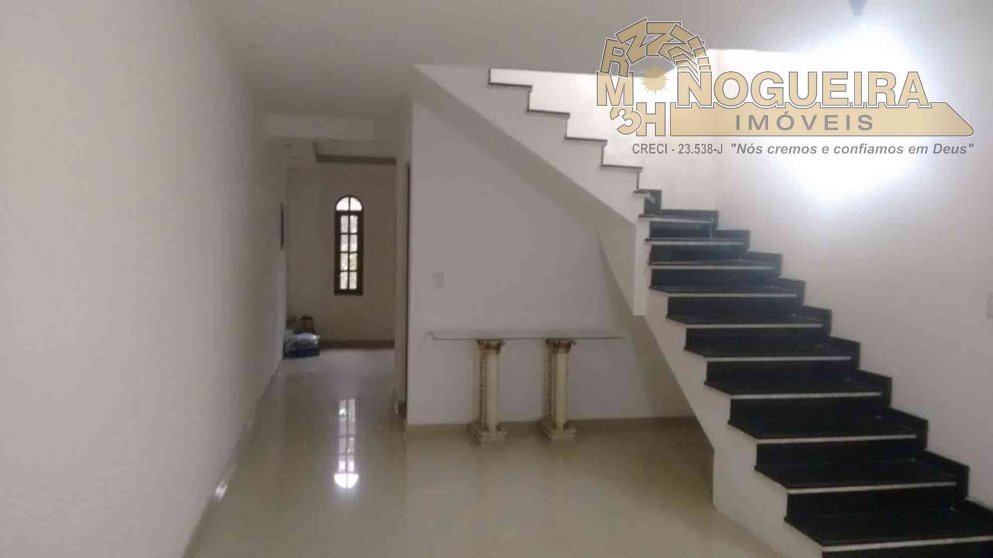 SOBRADO COM 03 DORMTS, 02 VAGAS