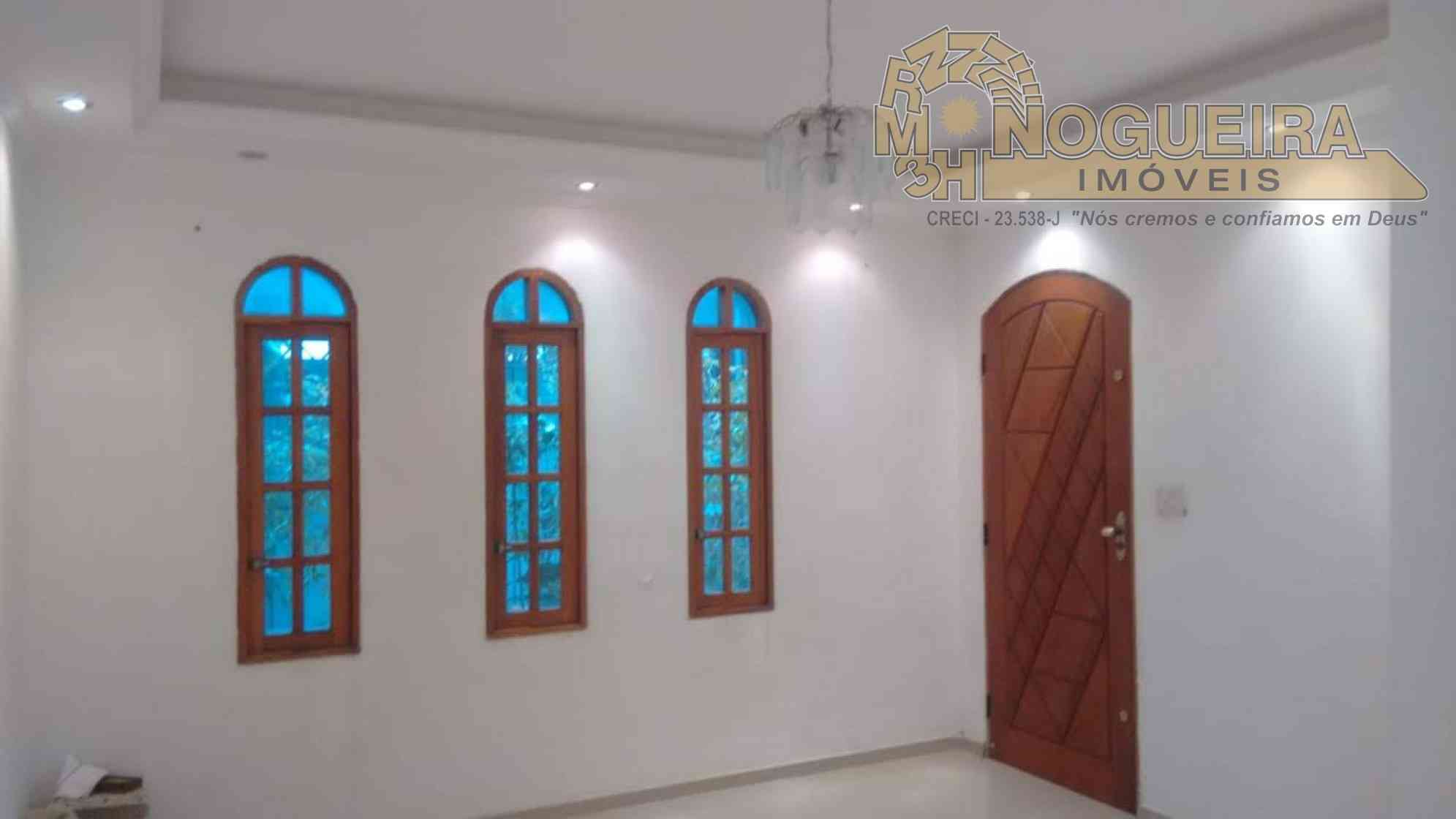 SOBRADO COM 03 DORMTS, 02 VAGAS