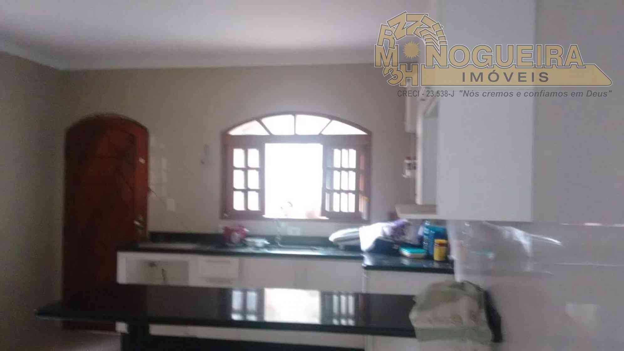 SOBRADO COM 03 DORMTS, 02 VAGAS