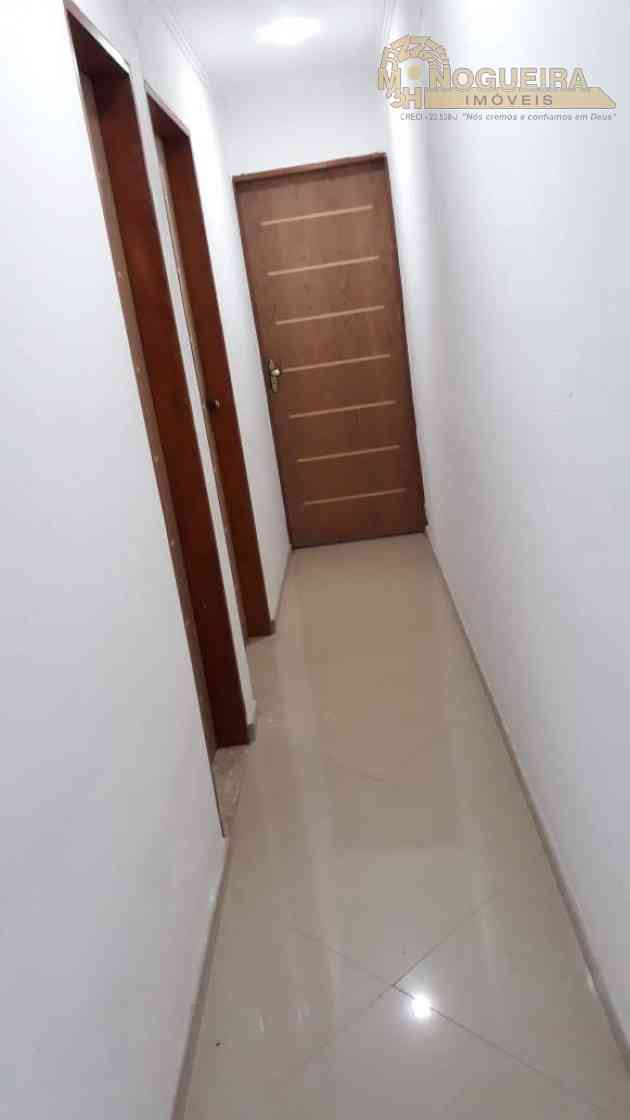 SOBRADO COM 03 DORMTS, 02 VAGAS