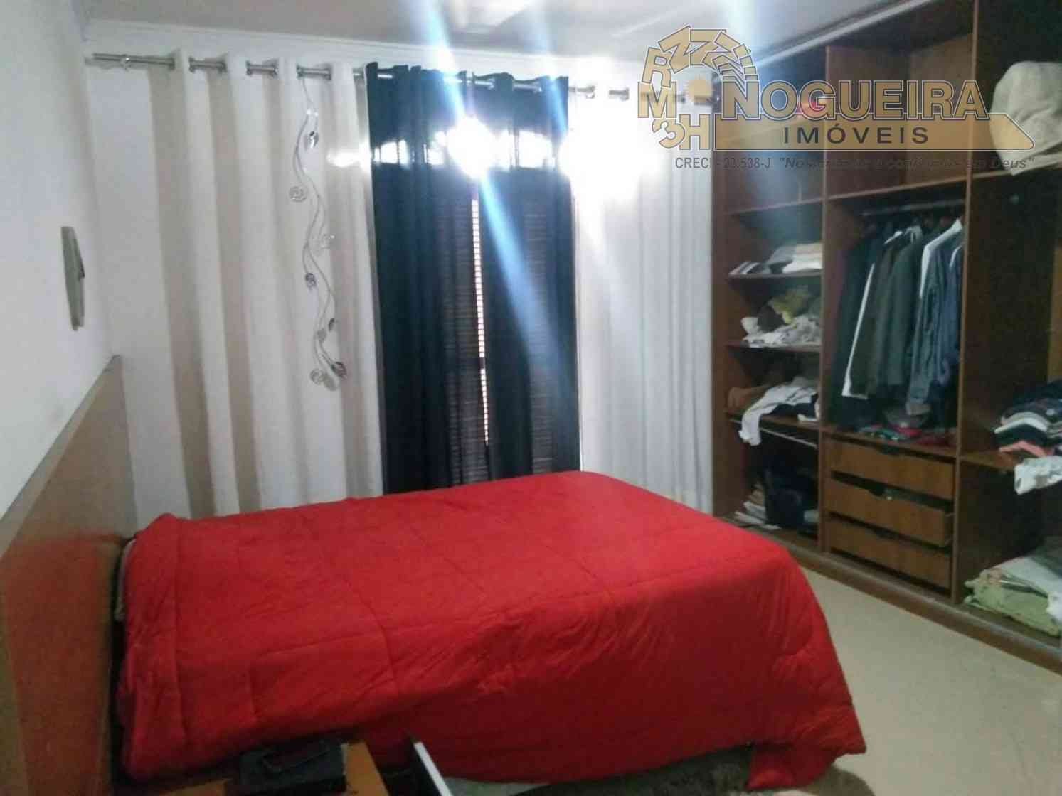 SOBRADO COM 03 DORMTS, 02 VAGAS