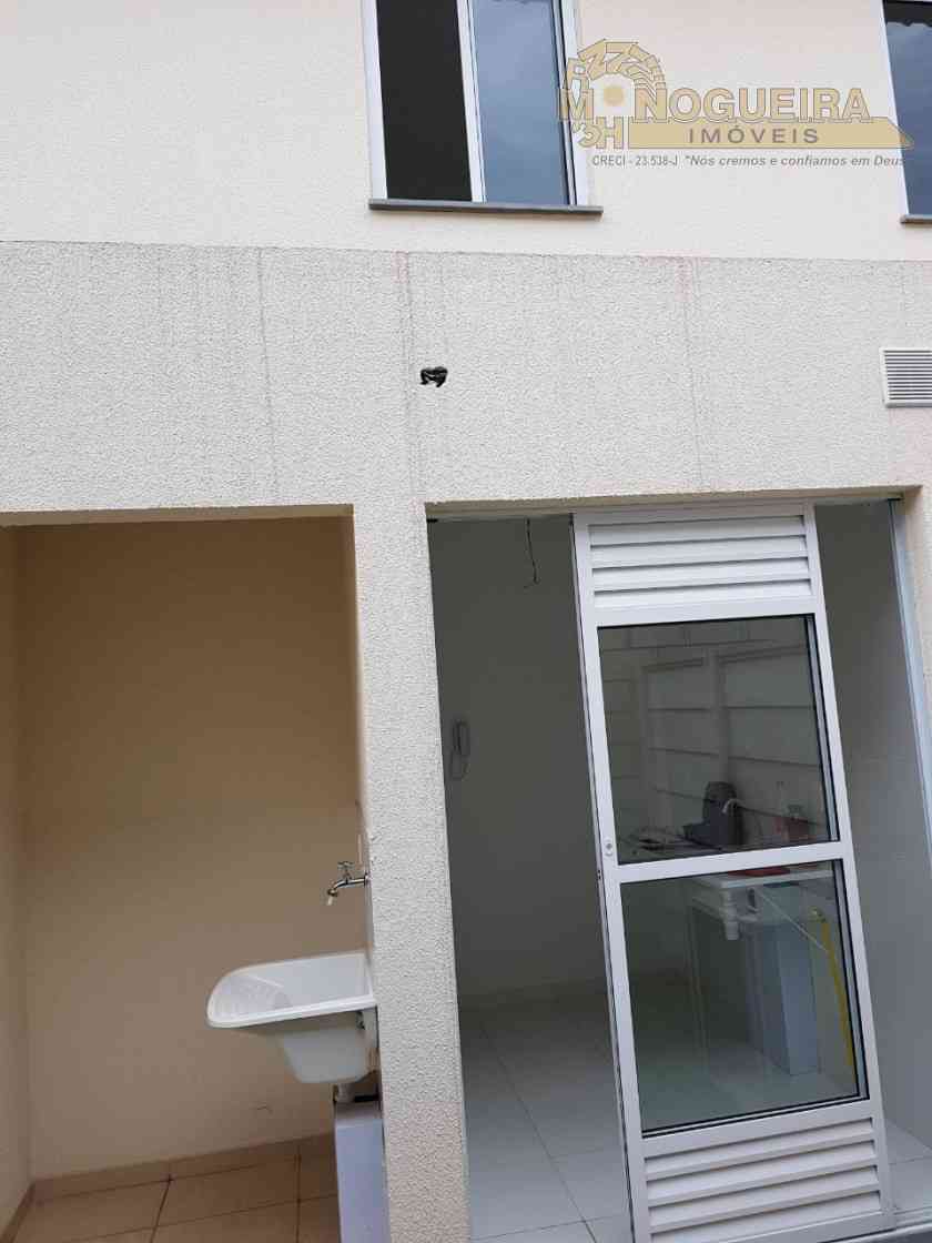 Sobrado condominio Villa Alegre - Agua Chata