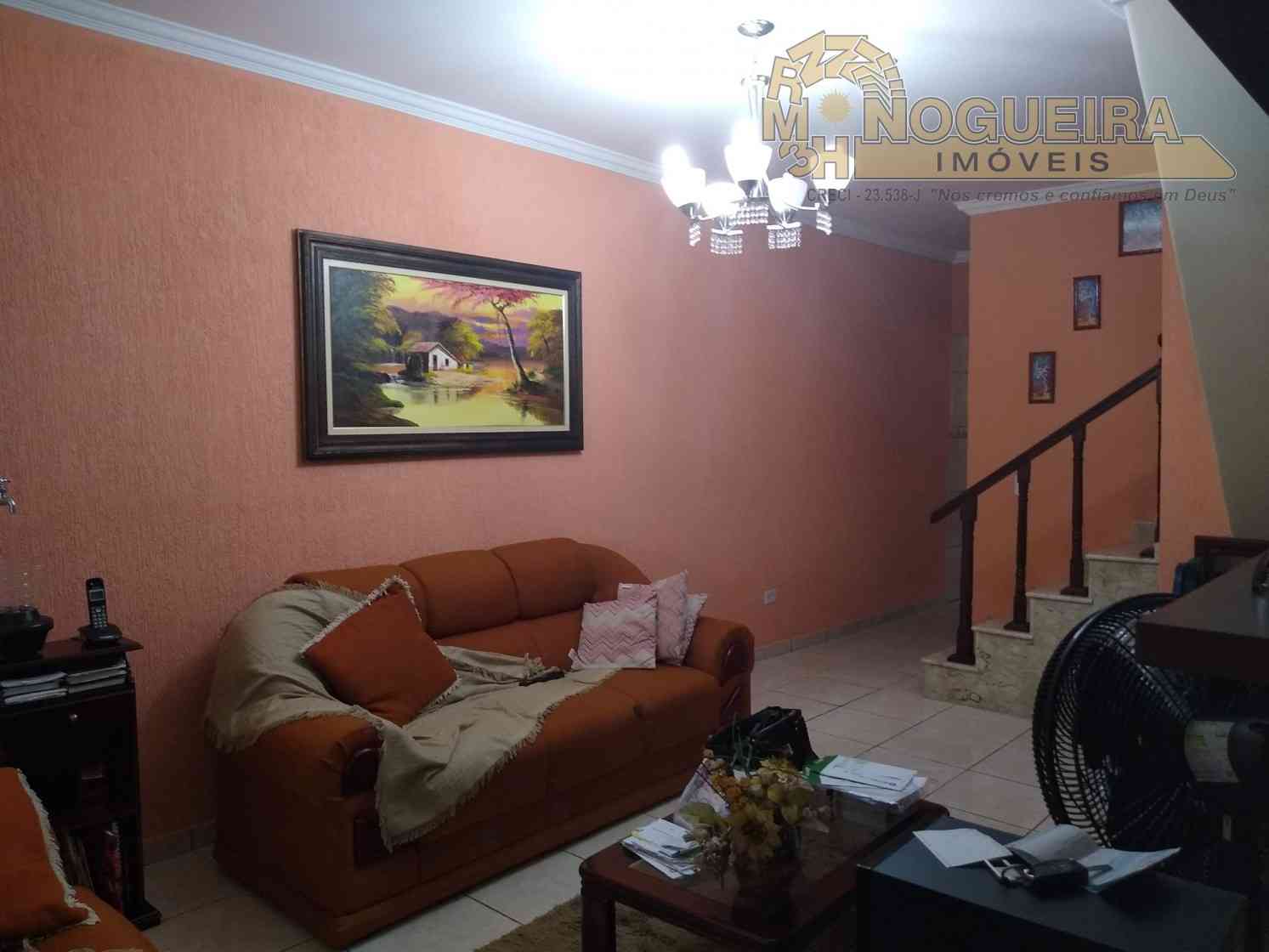 SOBRADO EM CONDOMÍNIO FECHADO