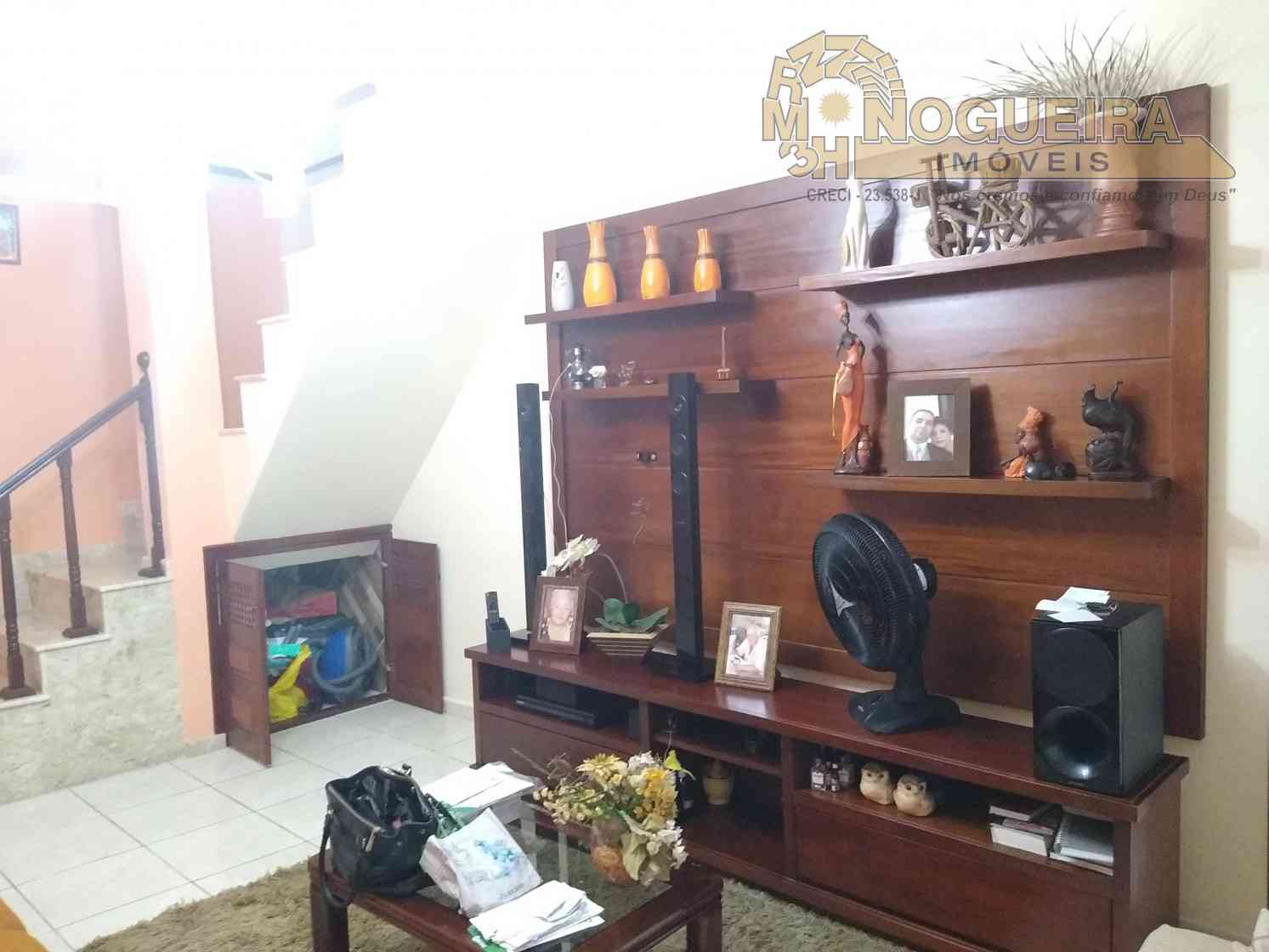 SOBRADO EM CONDOMÍNIO FECHADO