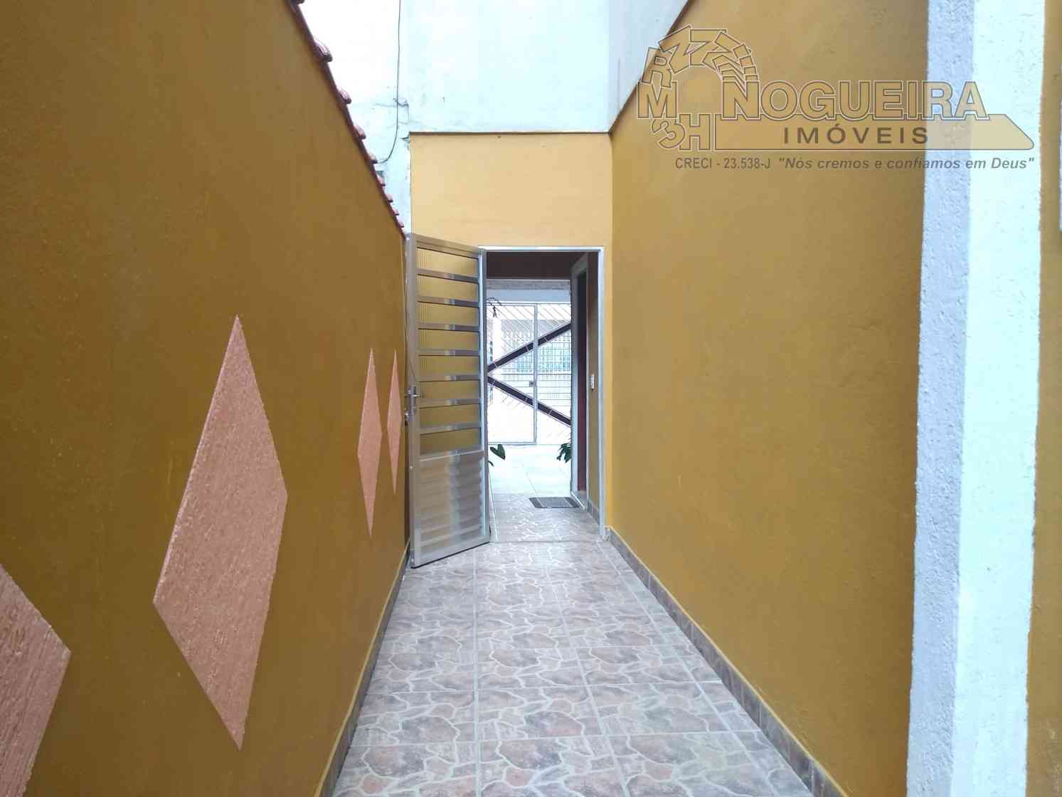 SOBRADO EM CONDOMÍNIO FECHADO