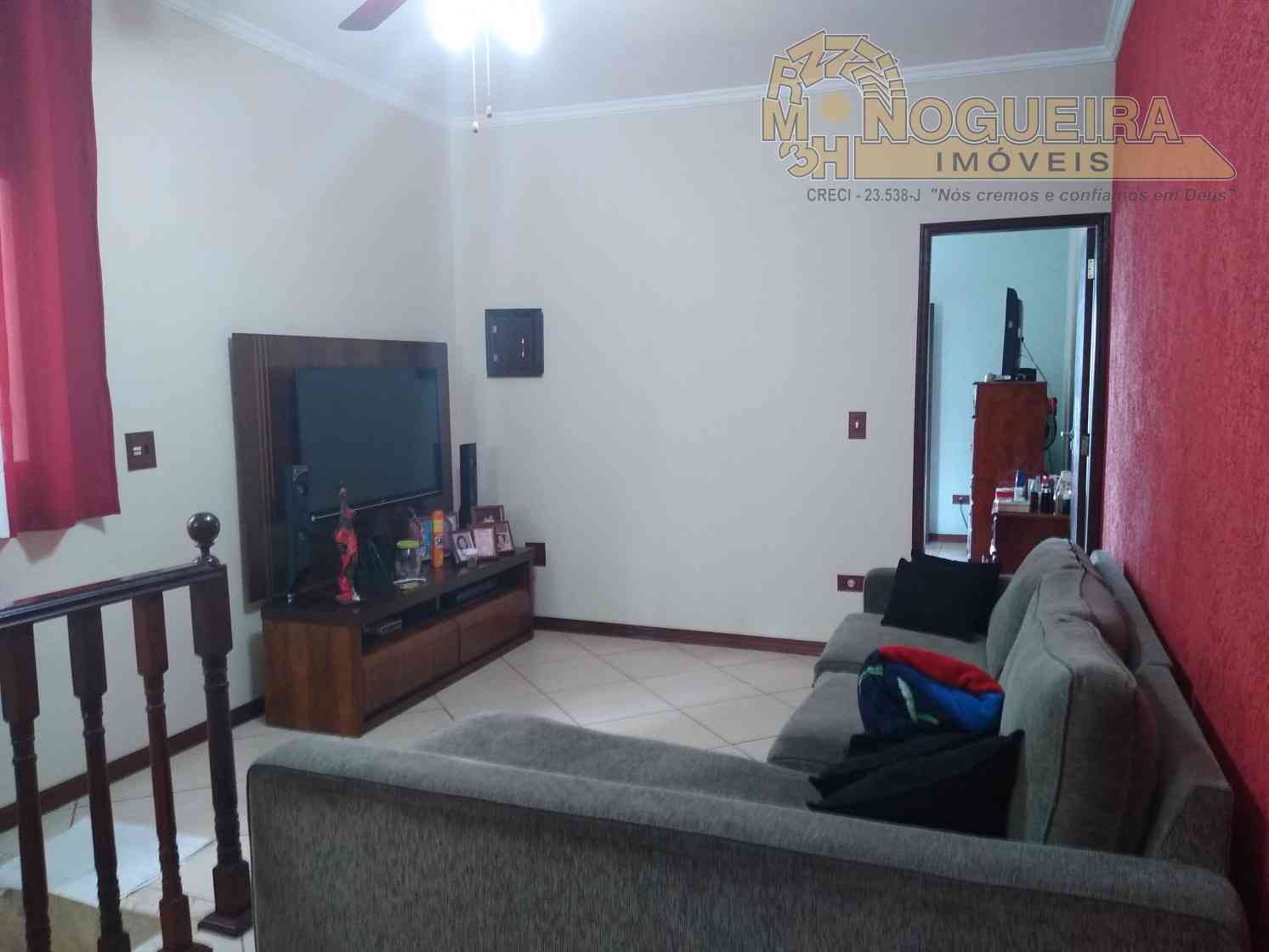 SOBRADO EM CONDOMÍNIO FECHADO