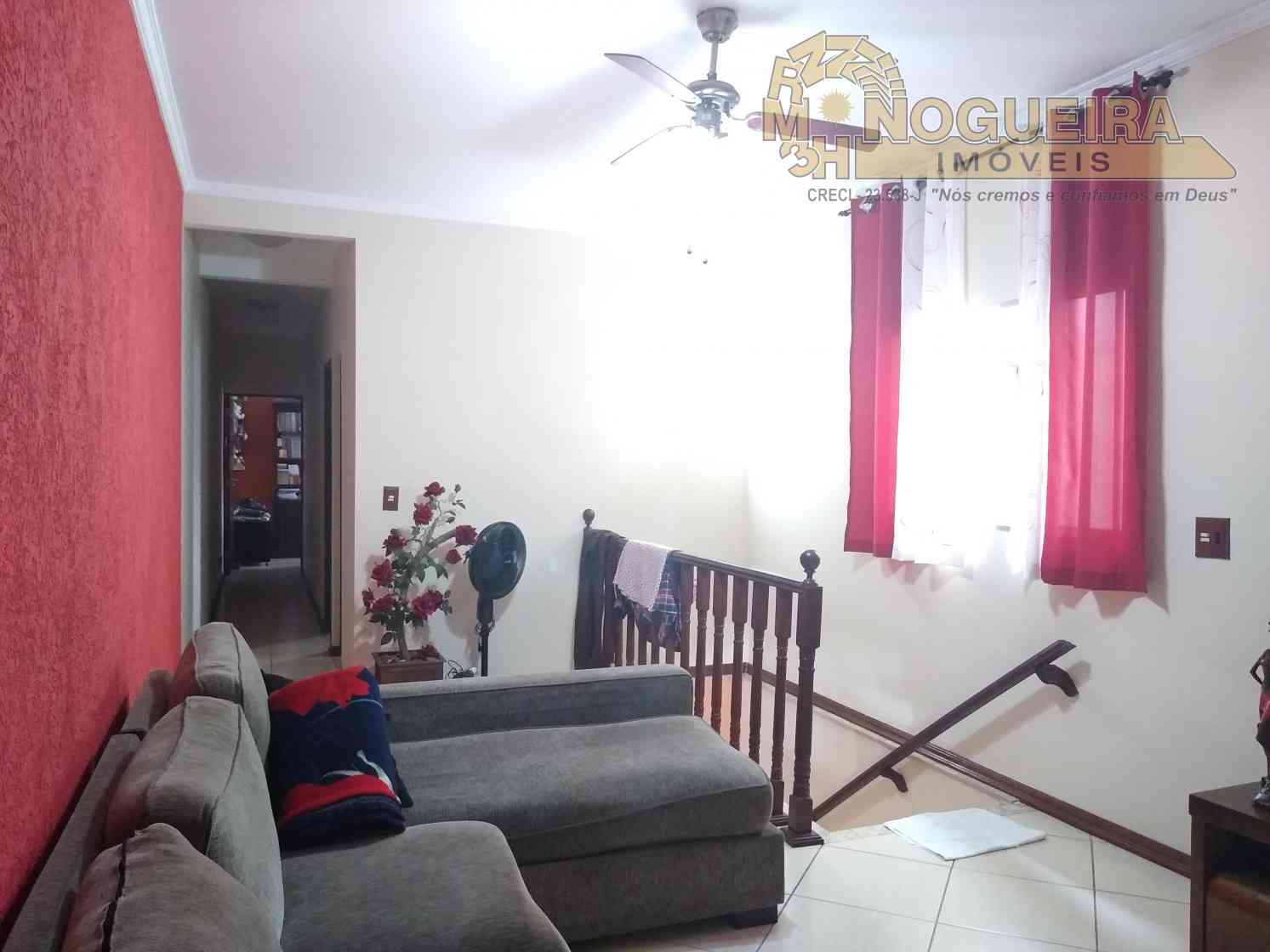 SOBRADO EM CONDOMÍNIO FECHADO