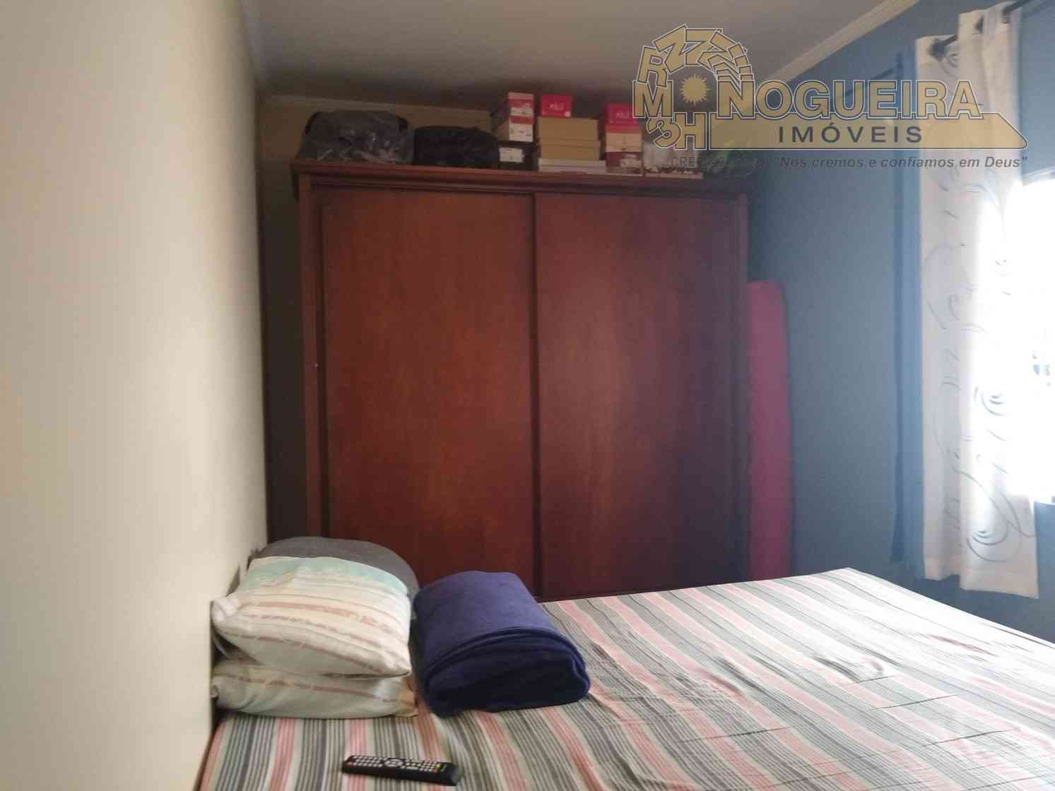 SOBRADO EM CONDOMÍNIO FECHADO