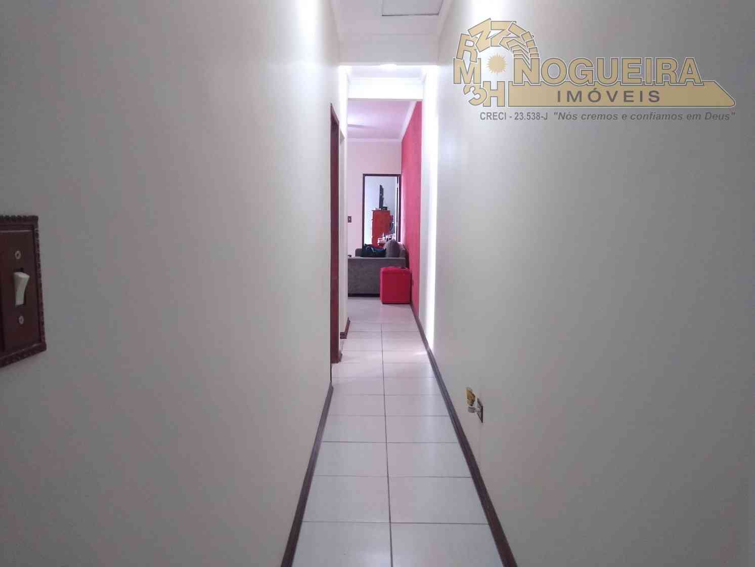 SOBRADO EM CONDOMÍNIO FECHADO