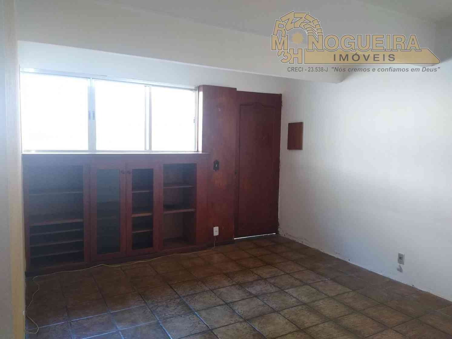 Apartamento no 1 andar Pq. Cecap