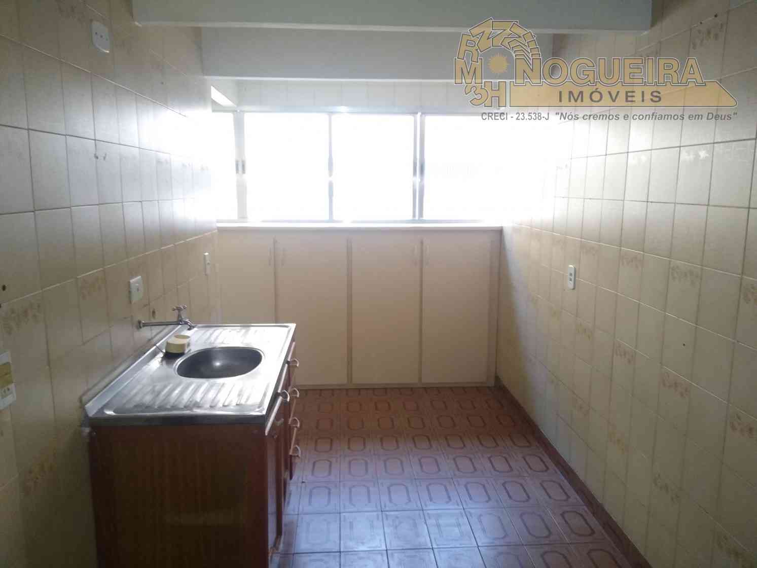 Apartamento no 1 andar Pq. Cecap
