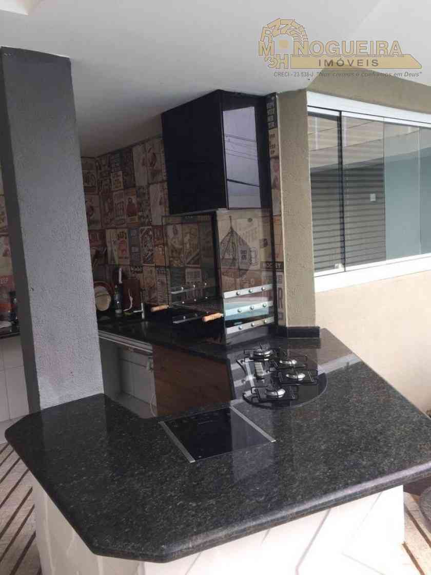 Casa em Arujá com piscina