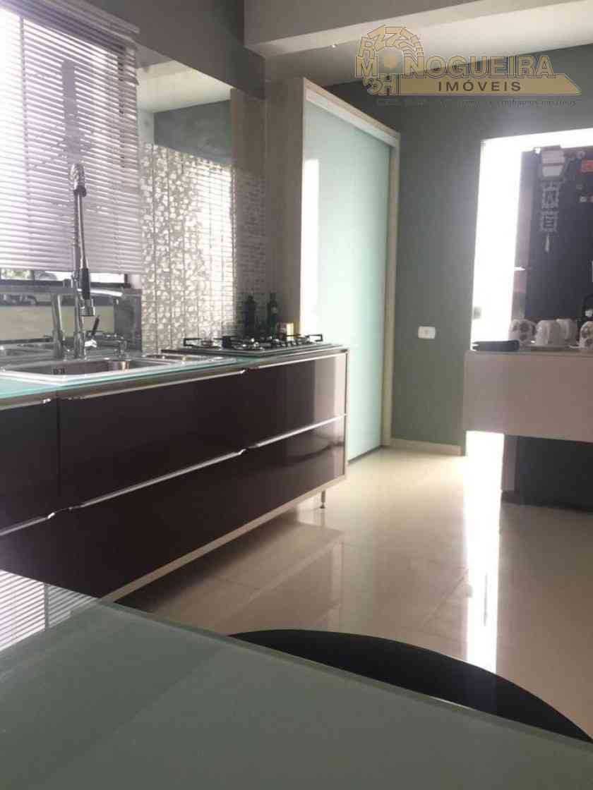 Casa em Arujá com piscina