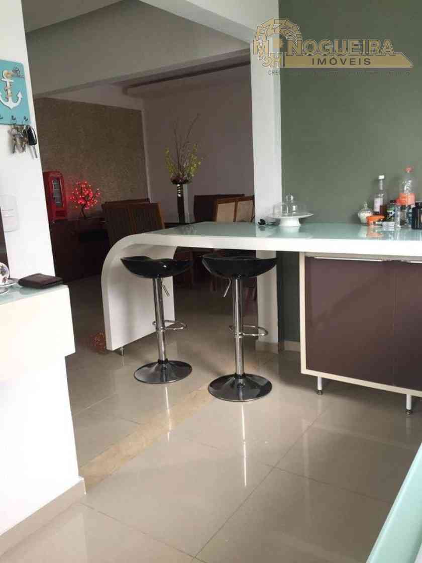 Casa em Arujá com piscina