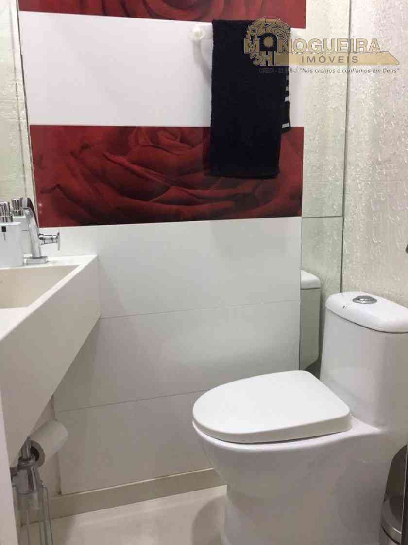 Casa em Arujá com piscina