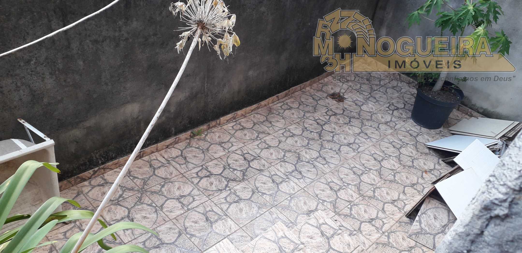 Casa Semi Terrea 2 Dormitórios c/ 1 Suíte  - Mikail