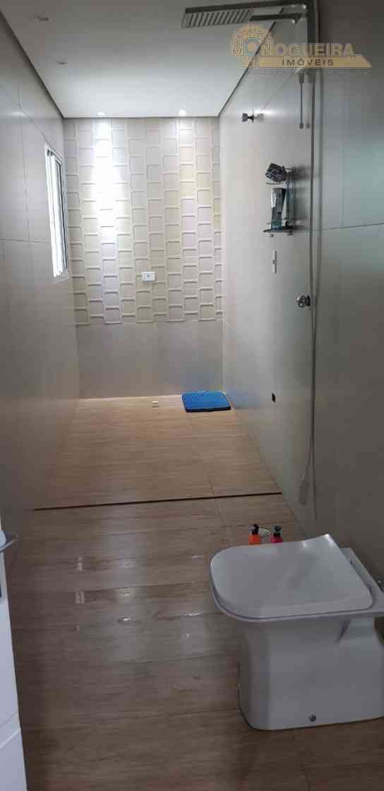 Sobrado 4 Dormitórios c/ 1 Suíte - Condomínio Haroldo Veloso