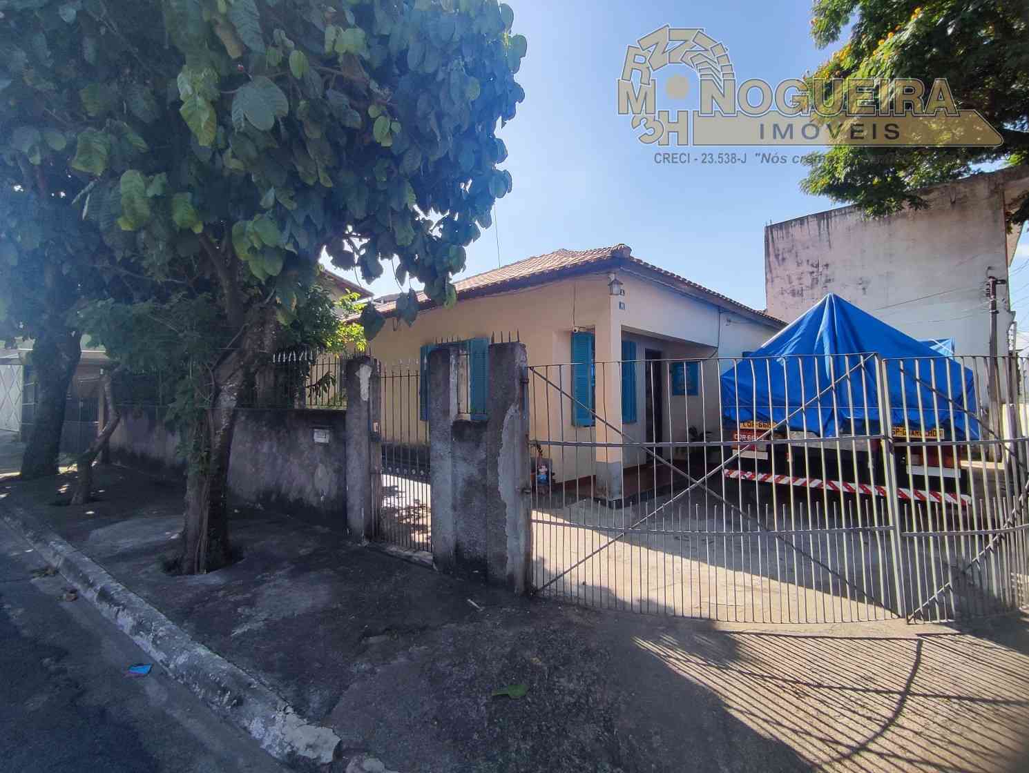 Ótimo terreno com  Casa antiga
