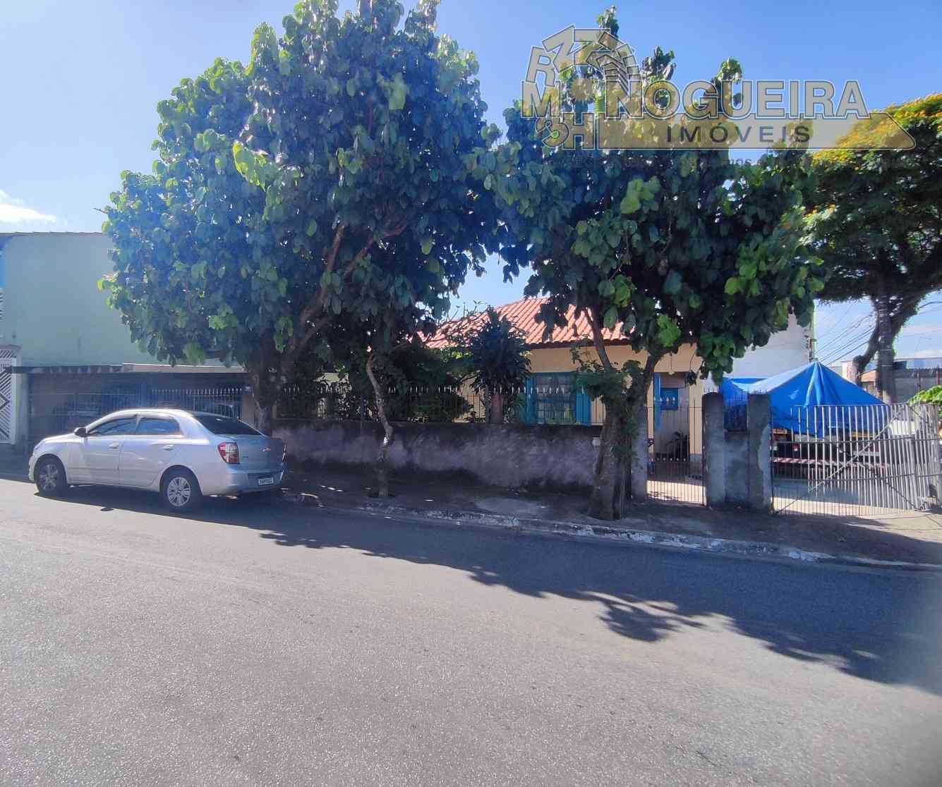 Ótimo terreno com  Casa antiga