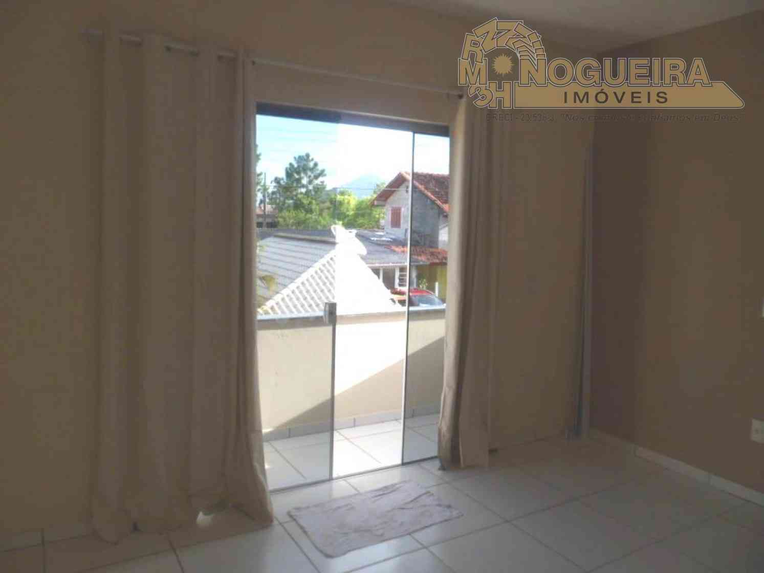 Sobrado 3 Dormitórios com 1 Suíte - Rio Vermelho - Santa Catarina