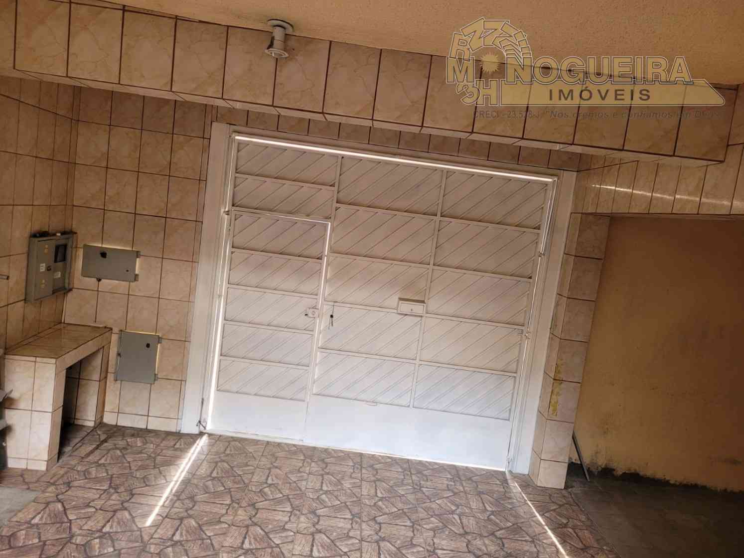 Otima casa assobrada com piscina no Jardim das Nações