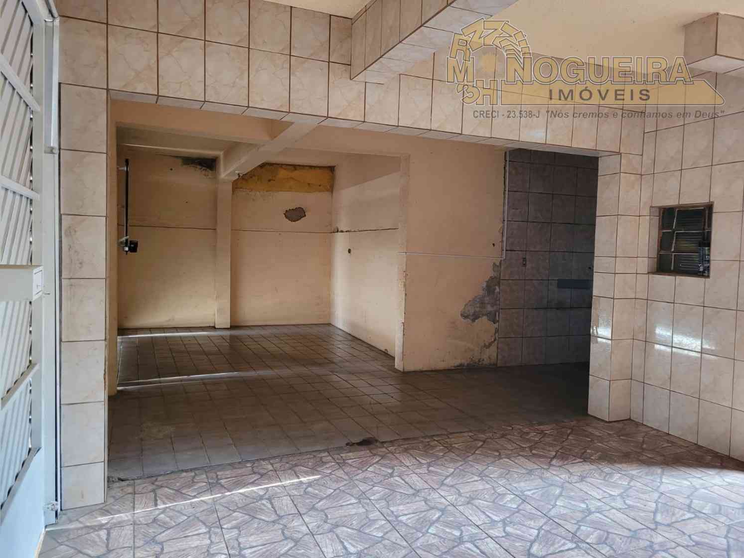 Otima casa assobrada com piscina no Jardim das Nações