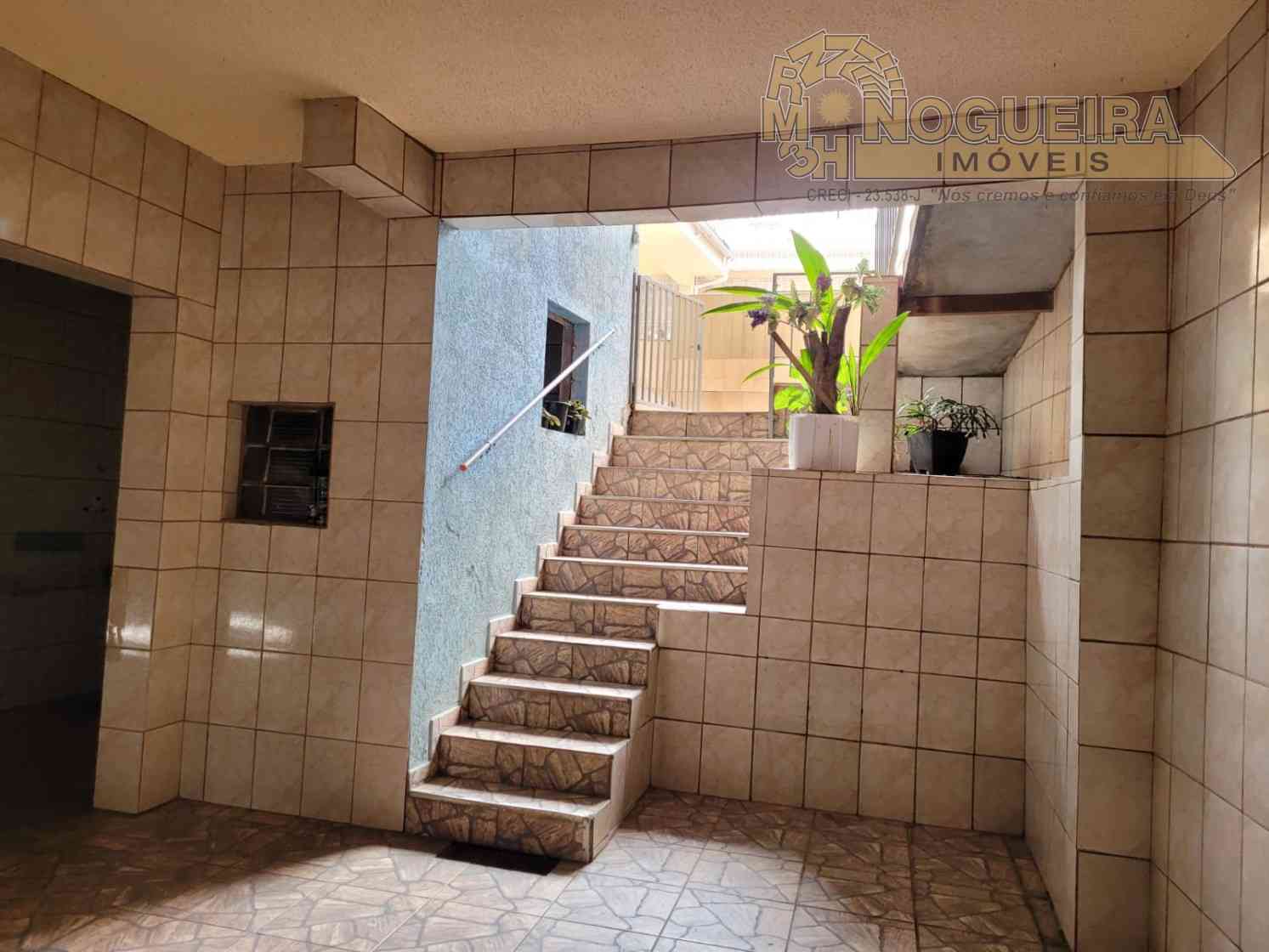 Otima casa assobrada com piscina no Jardim das Nações