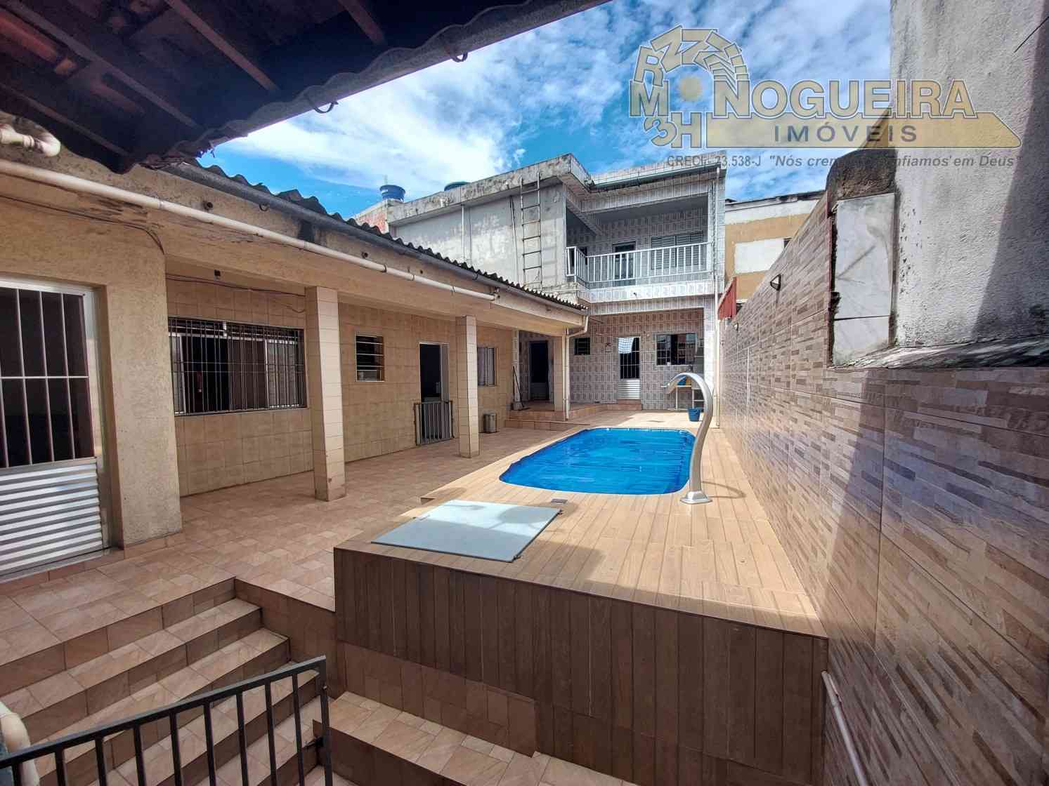 Otima casa assobrada com piscina no Jardim das Nações
