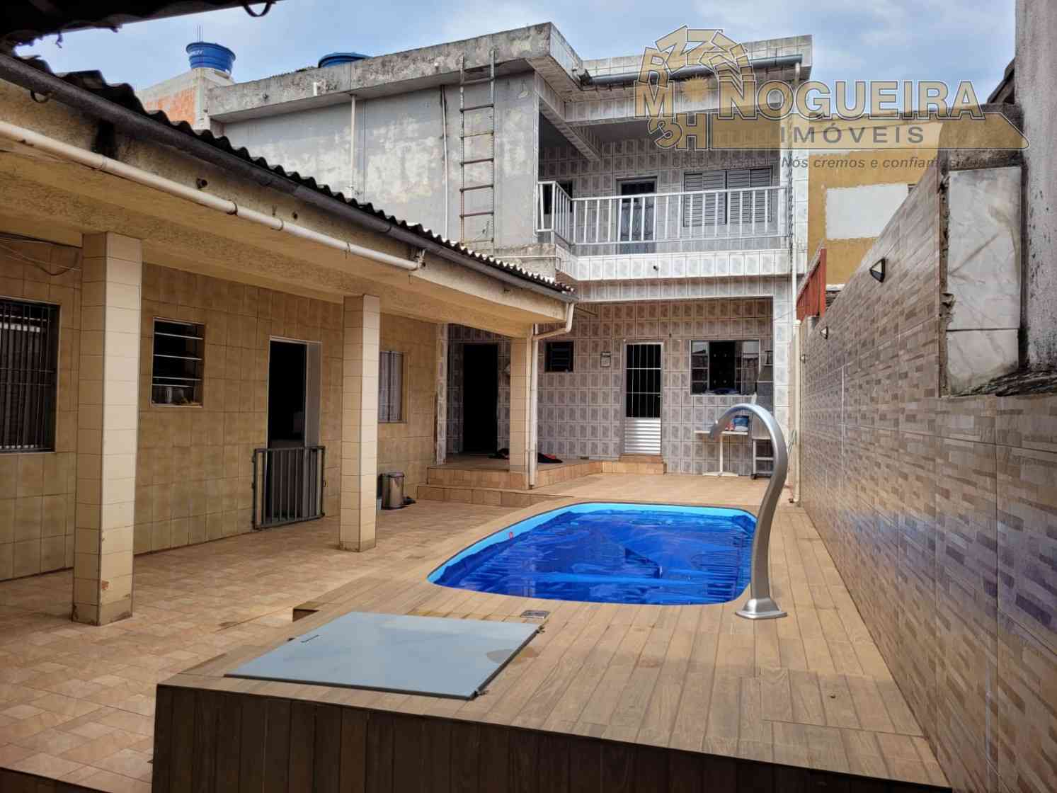 Otima casa assobrada com piscina no Jardim das Nações