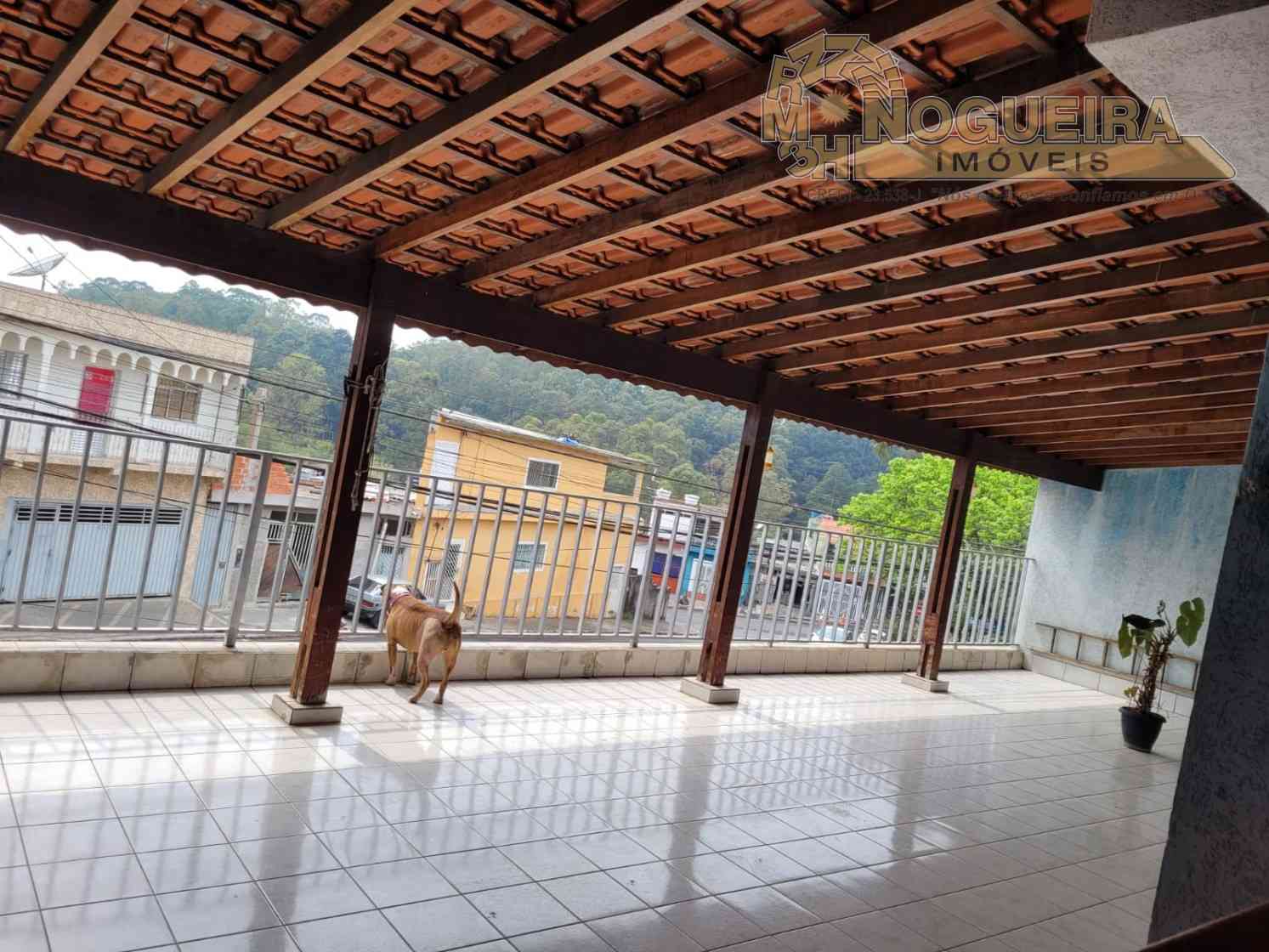 Otima casa assobrada com piscina no Jardim das Nações