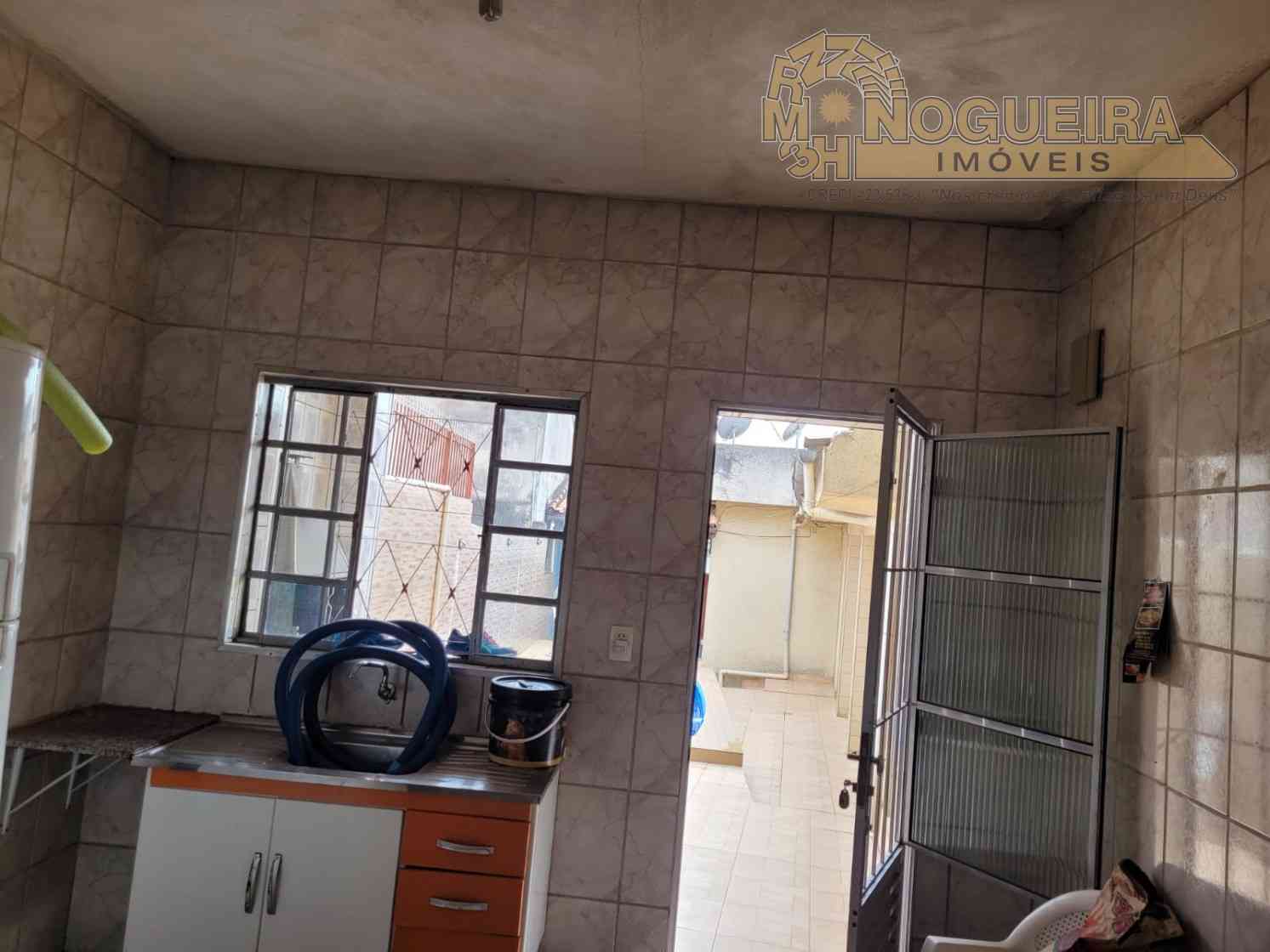 Otima casa assobrada com piscina no Jardim das Nações