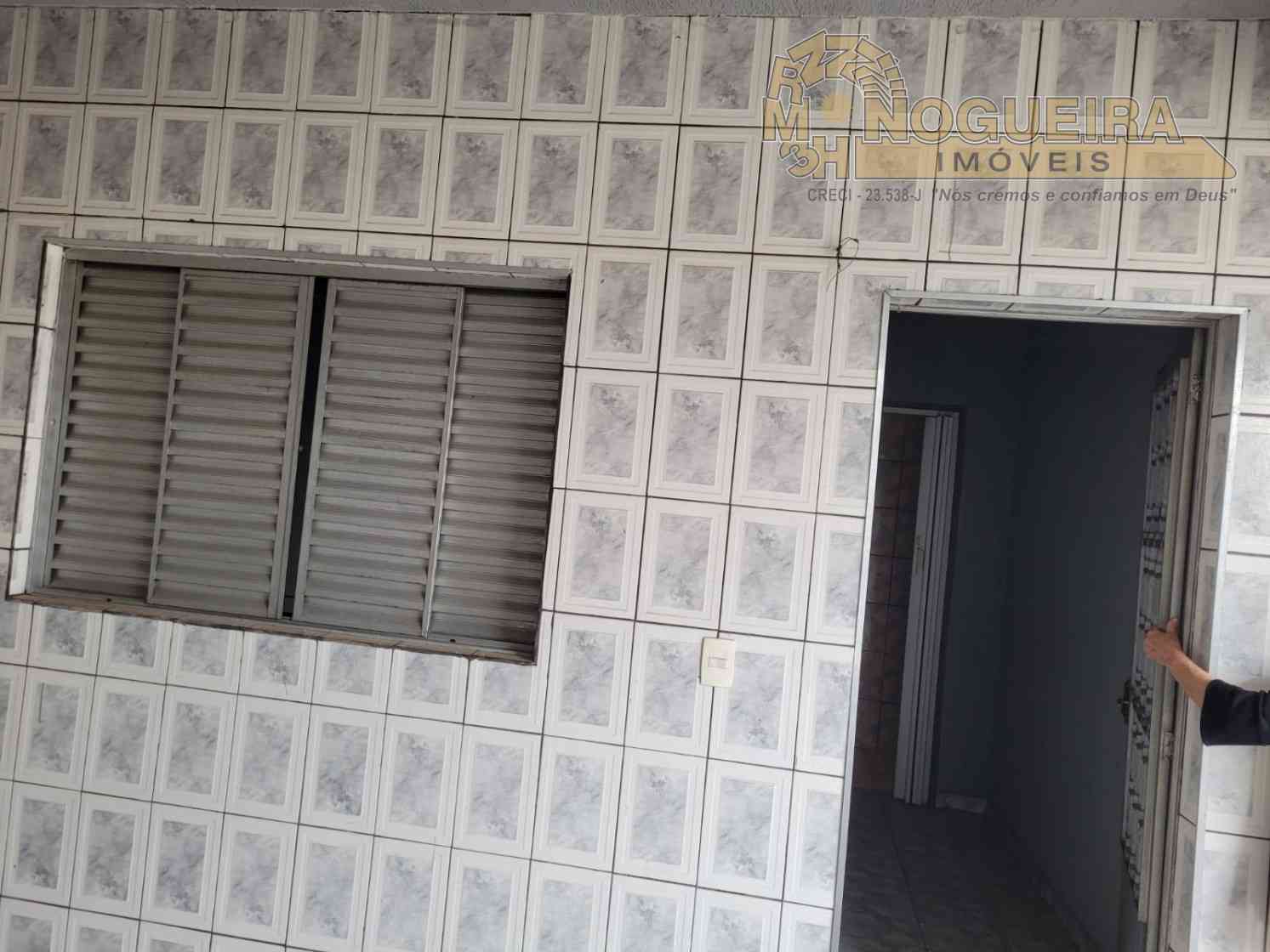 Otima casa assobrada com piscina no Jardim das Nações