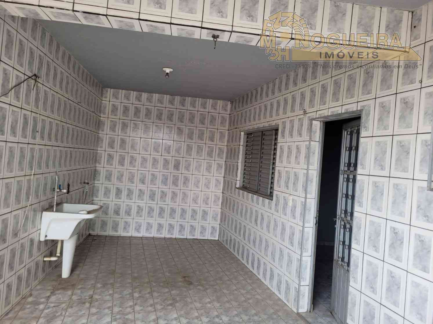 Otima casa assobrada com piscina no Jardim das Nações