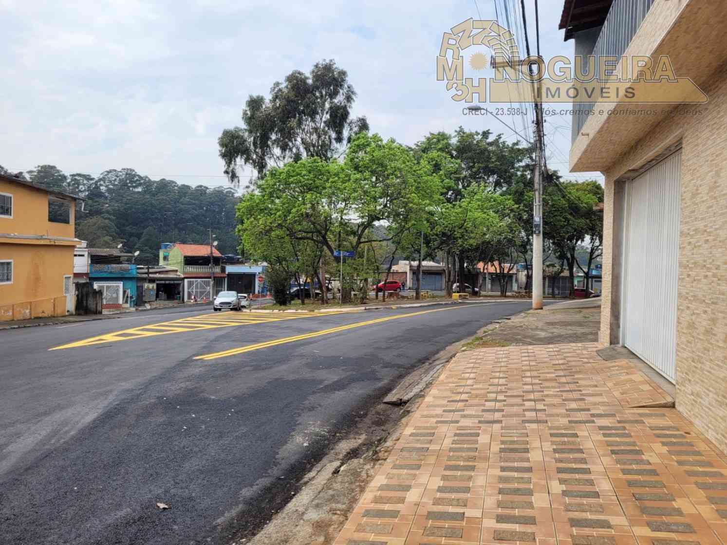 Otima casa assobrada com piscina no Jardim das Nações