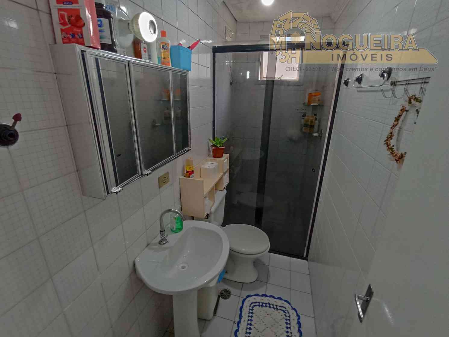 Apto no Bom Clima com 75 m²