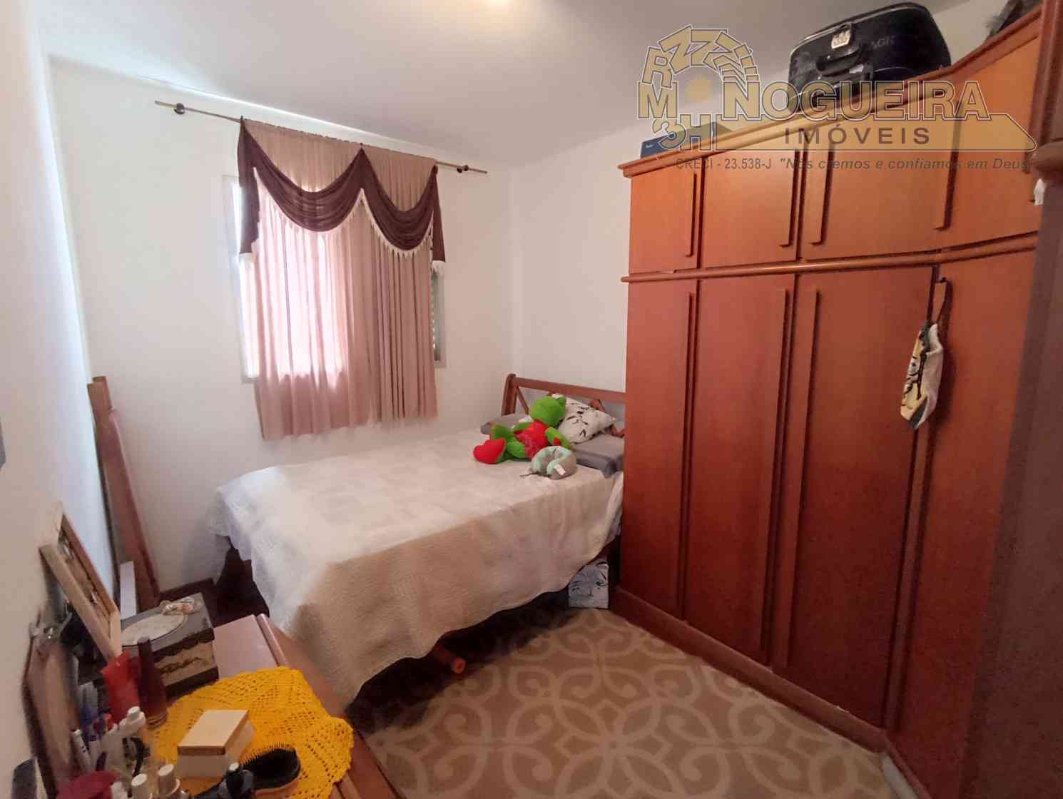 Apto no Bom Clima com 75 m²