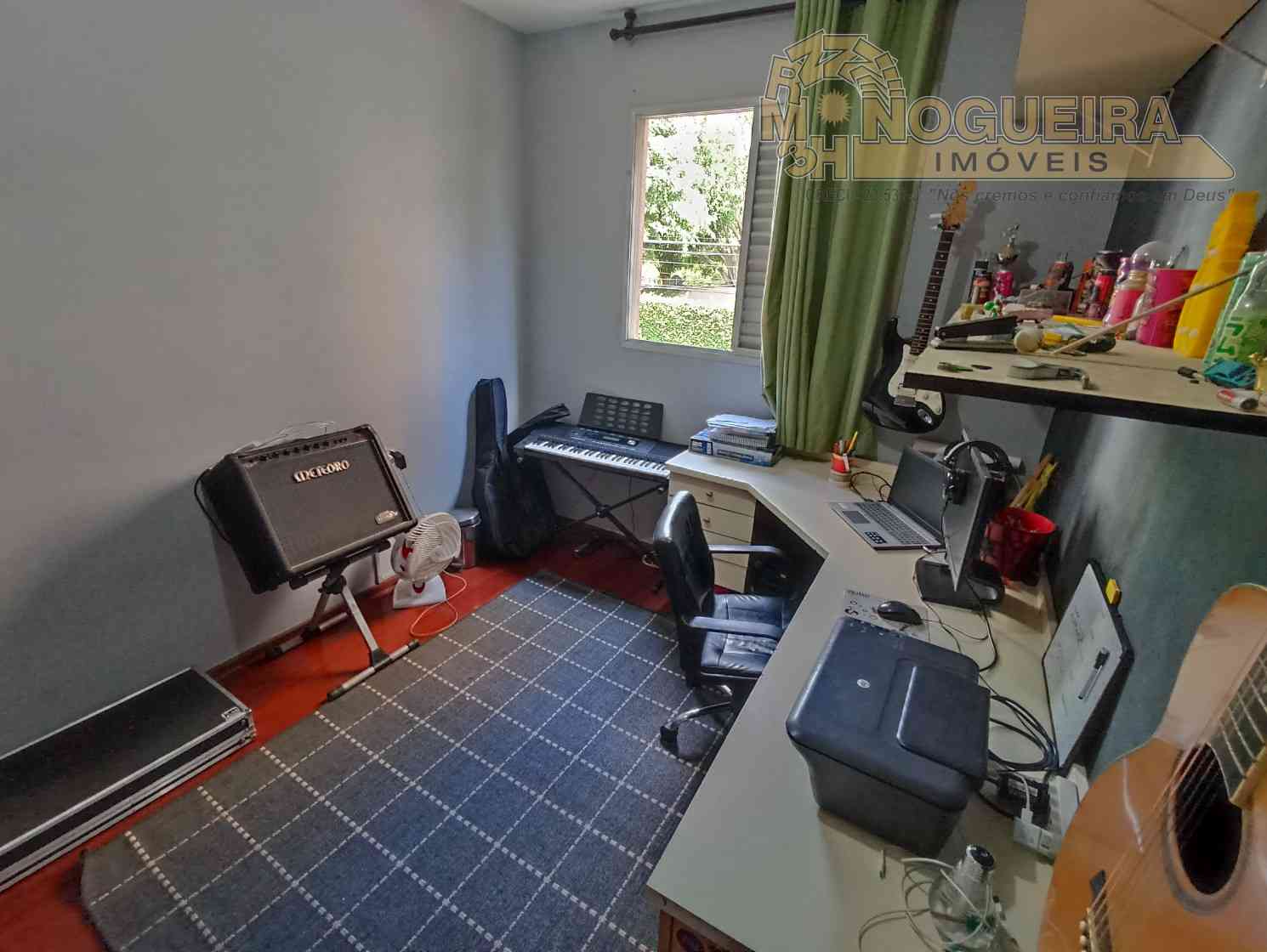 Apto no Bom Clima com 75 m²