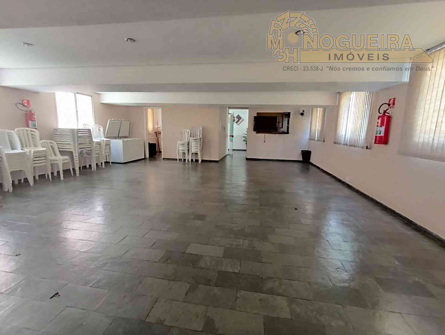 Apto no Bom Clima com 75 m²