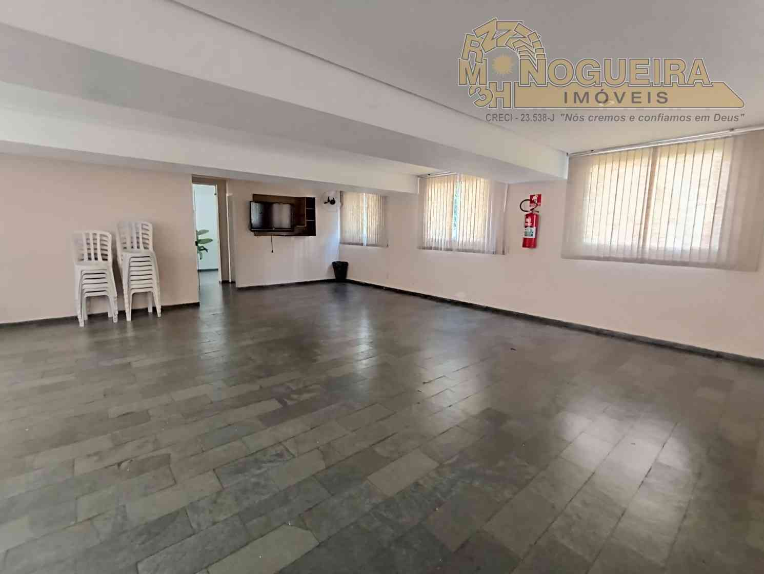 Apto no Bom Clima com 75 m²