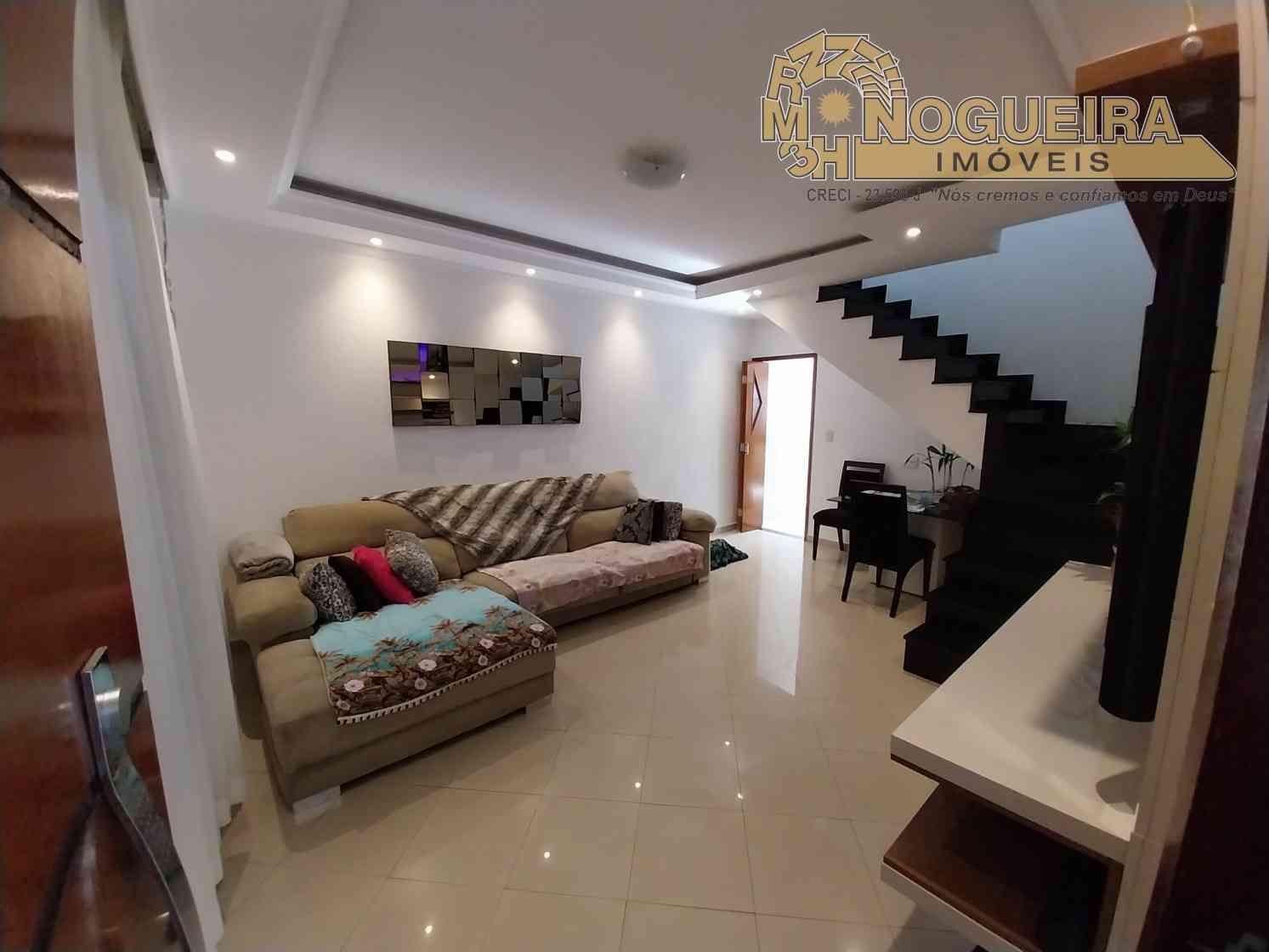 Sobrado 2 Dormitórios c/ 1 Suíte - Vila Galvão