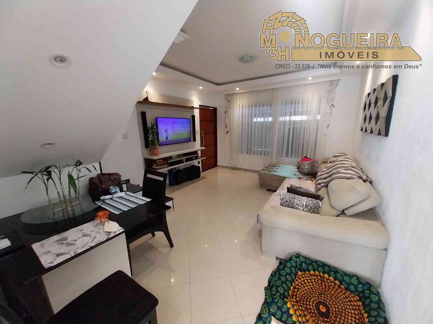 Sobrado 2 Dormitórios c/ 1 Suíte - Vila Galvão