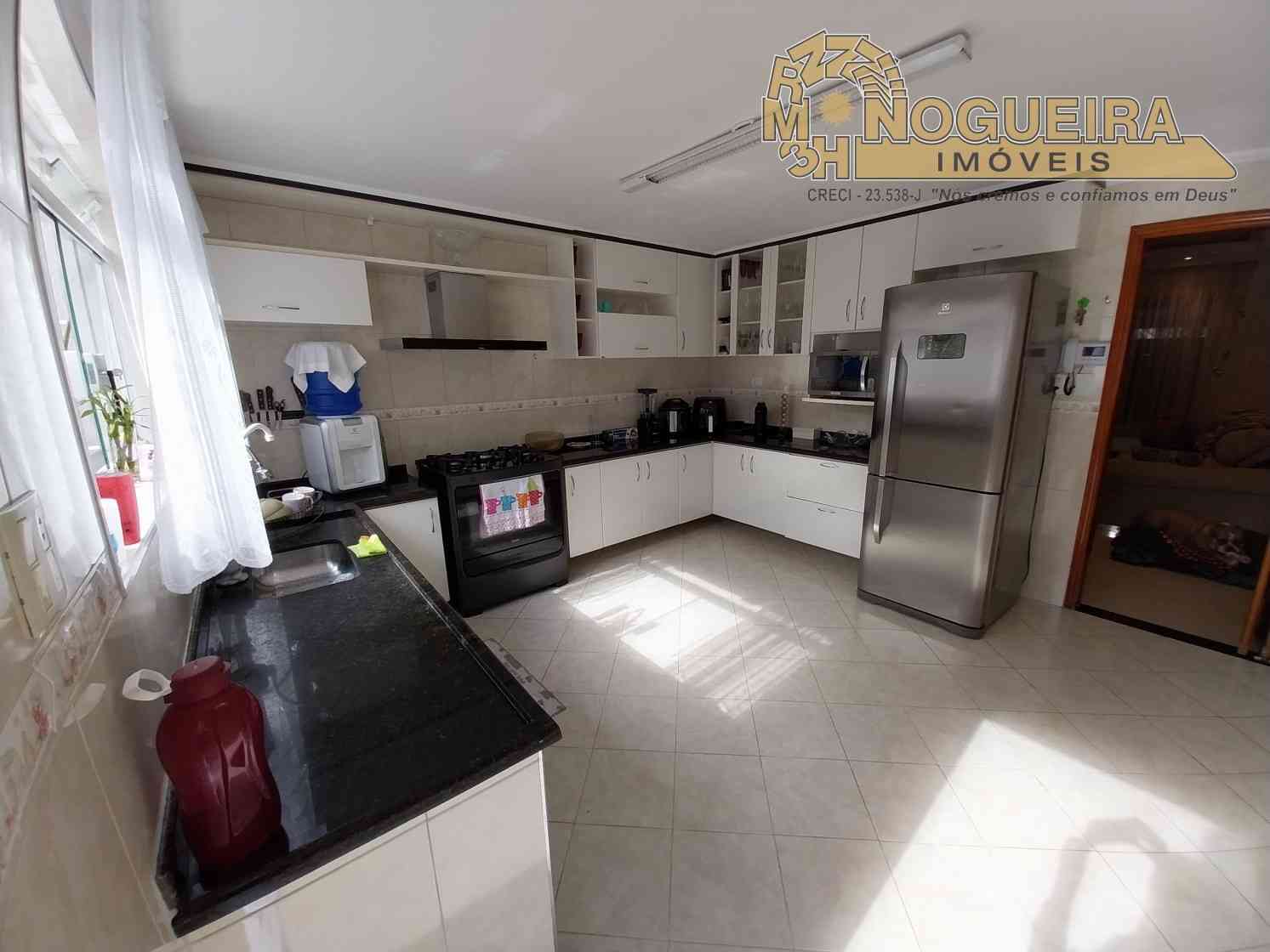 Sobrado 2 Dormitórios c/ 1 Suíte - Vila Galvão