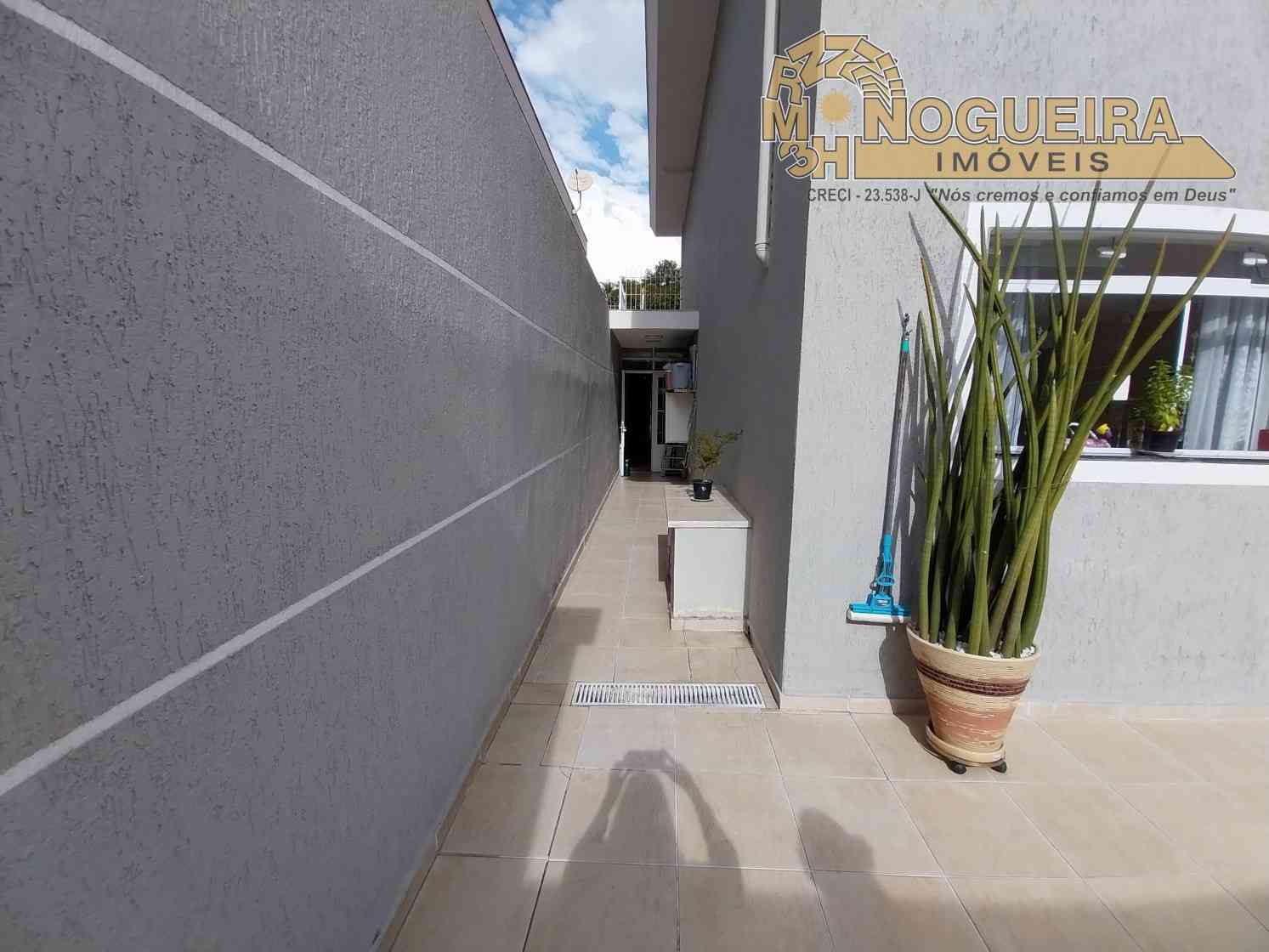 Sobrado 2 Dormitórios c/ 1 Suíte - Vila Galvão