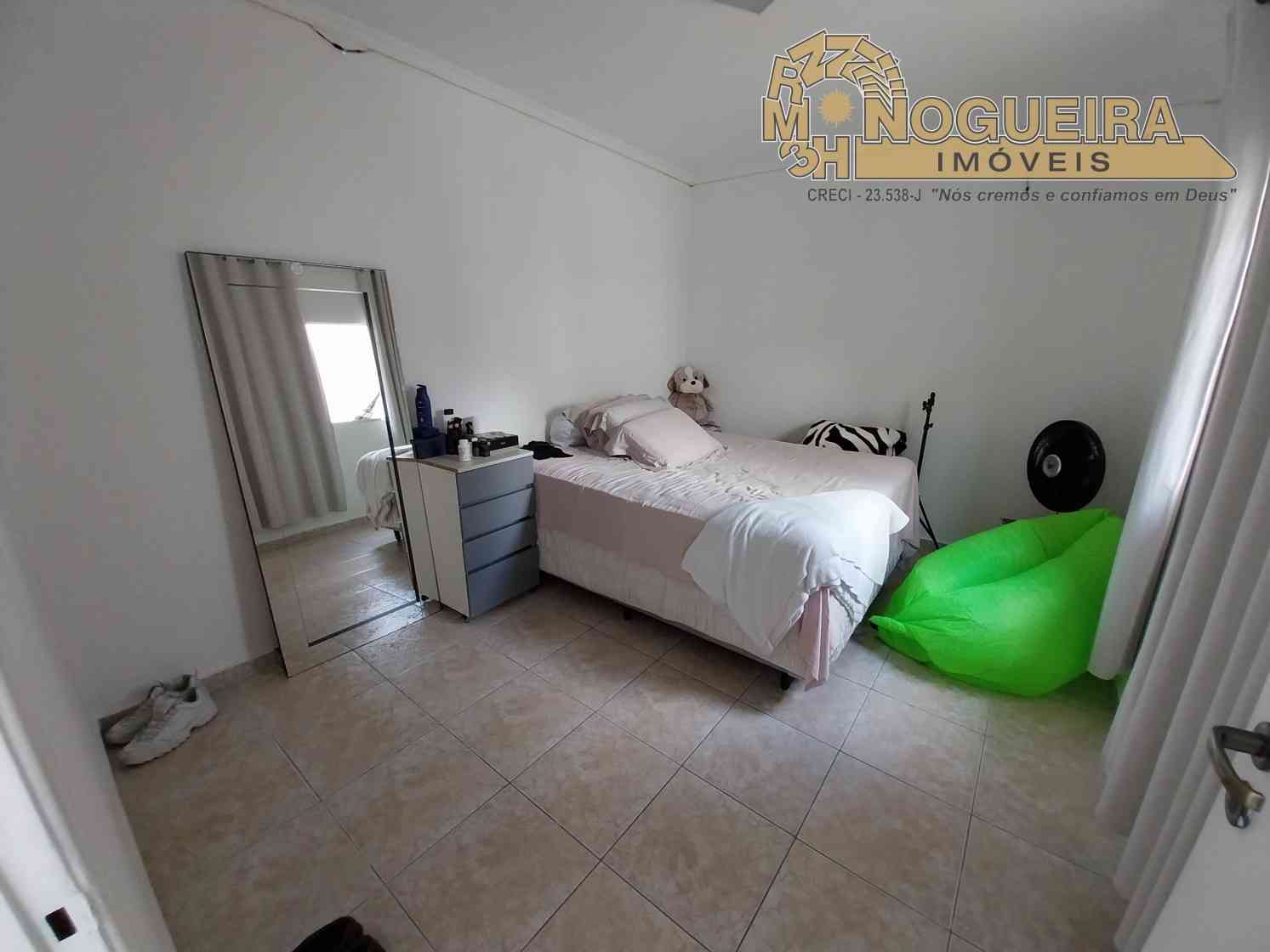 Sobrado 2 Dormitórios c/ 1 Suíte - Vila Galvão