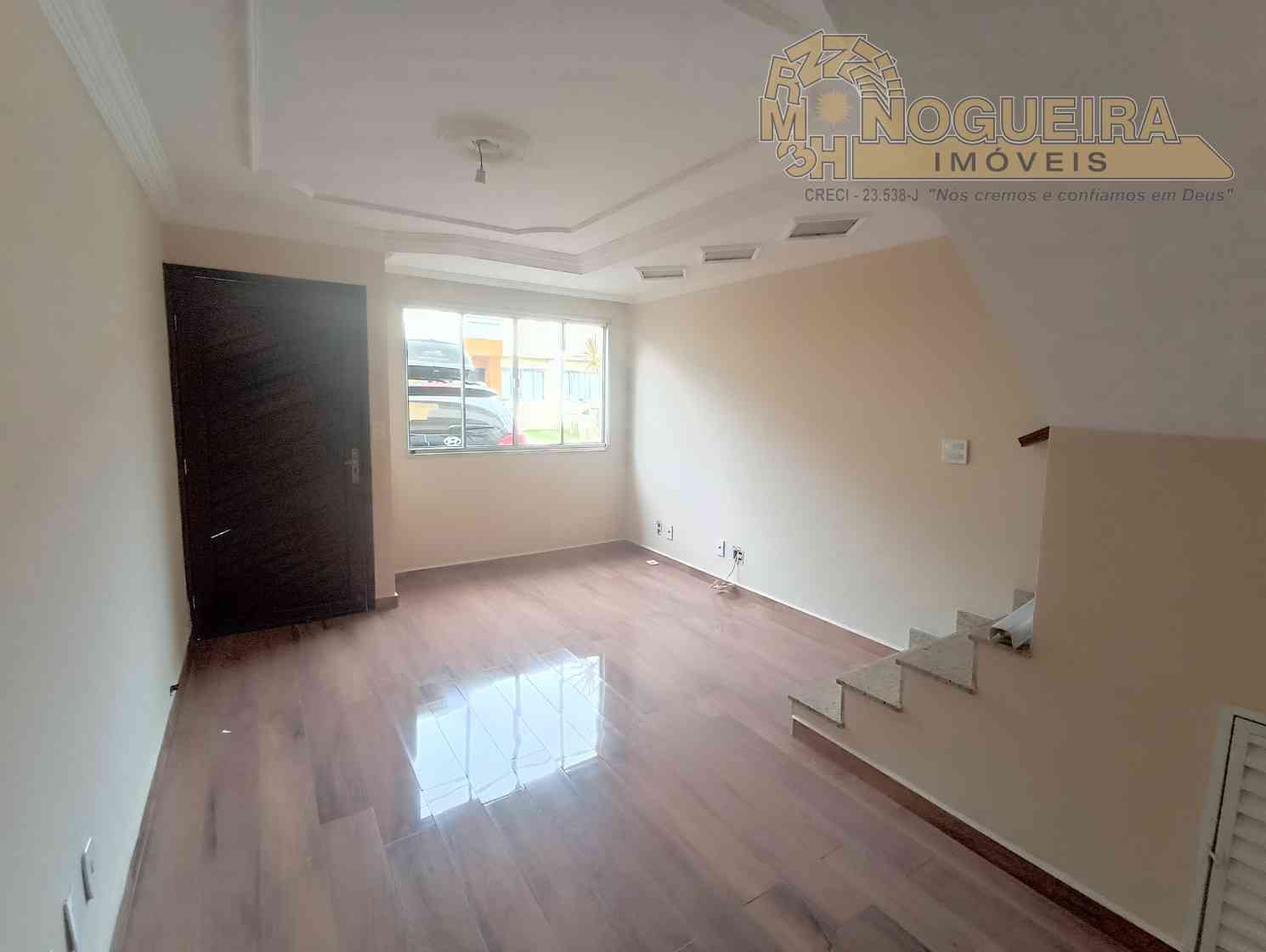 Sobrado Condomínio fechado com 2 Suítes