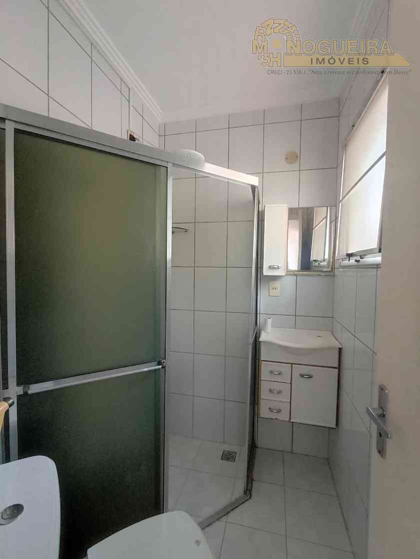 Sobrado Condomínio fechado com 2 Suítes