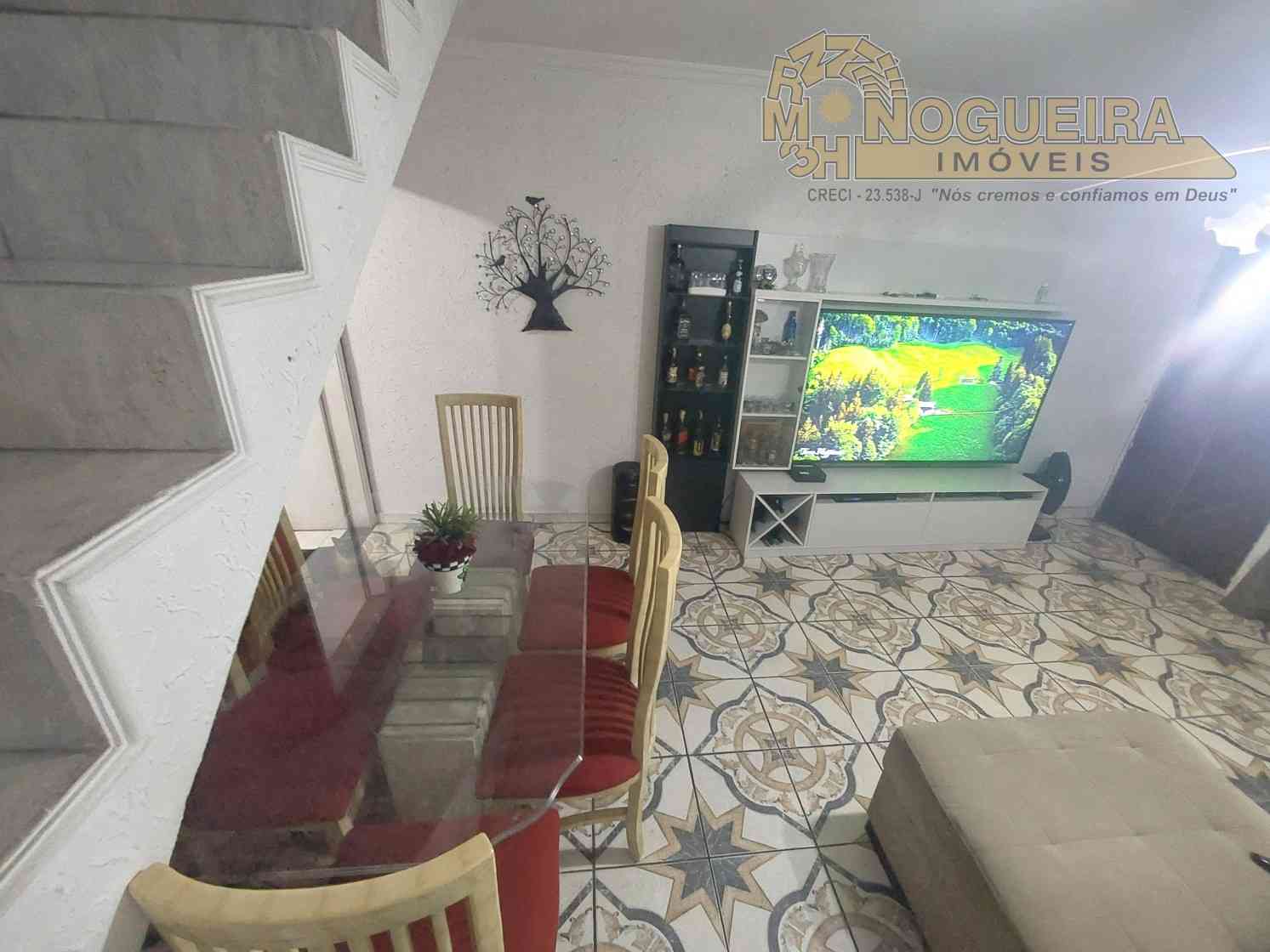 Ótimo Sobrado Vila Barros com 2 dormitórios